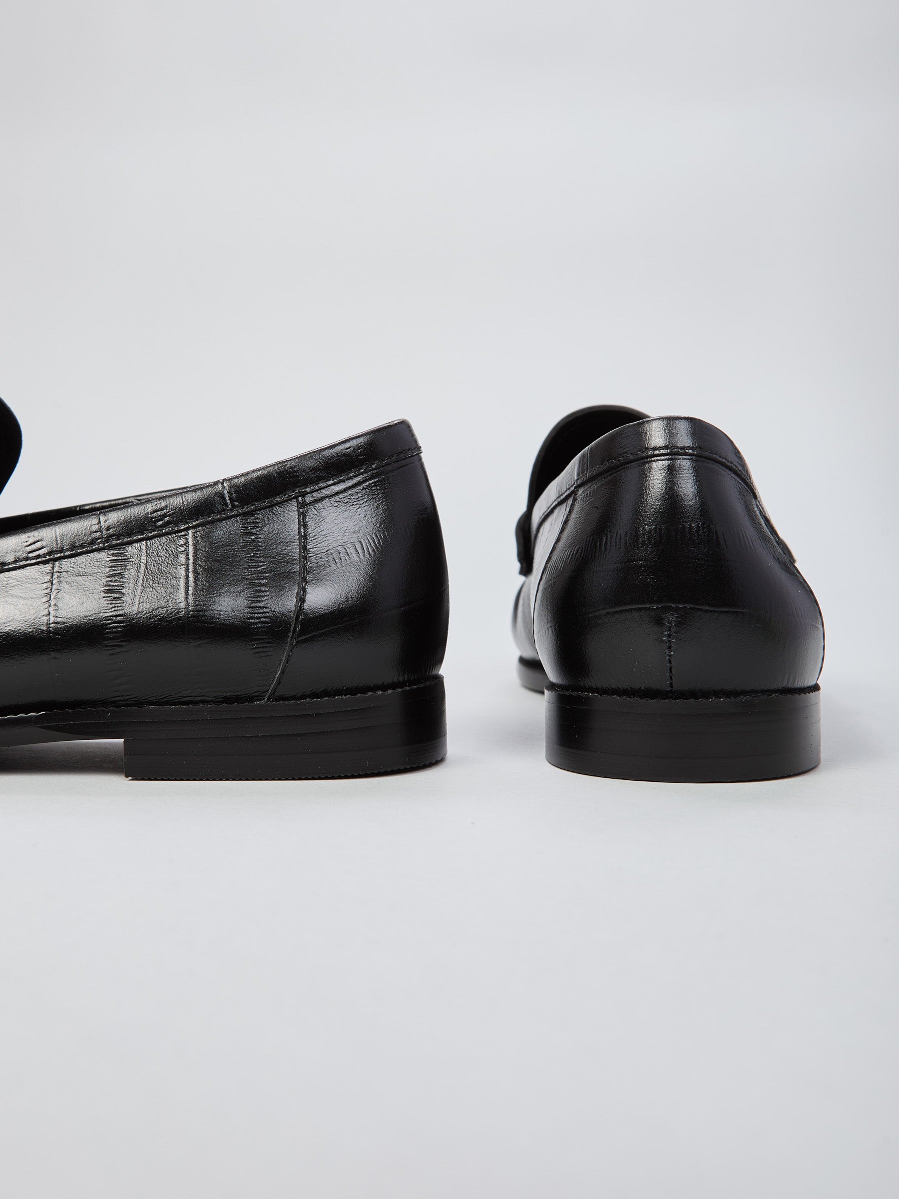 Ovyé - Mocassino in pelle rigata arricciata