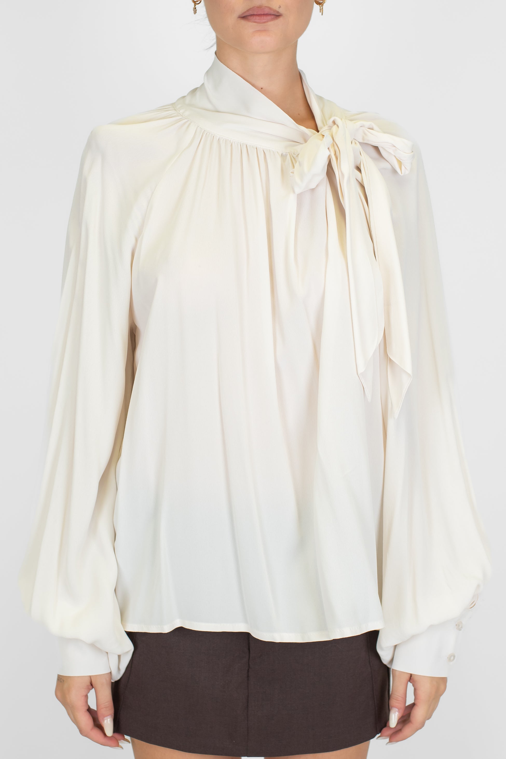 Maryley - Camicia in vicosa con fiocco al collo e manica a campana