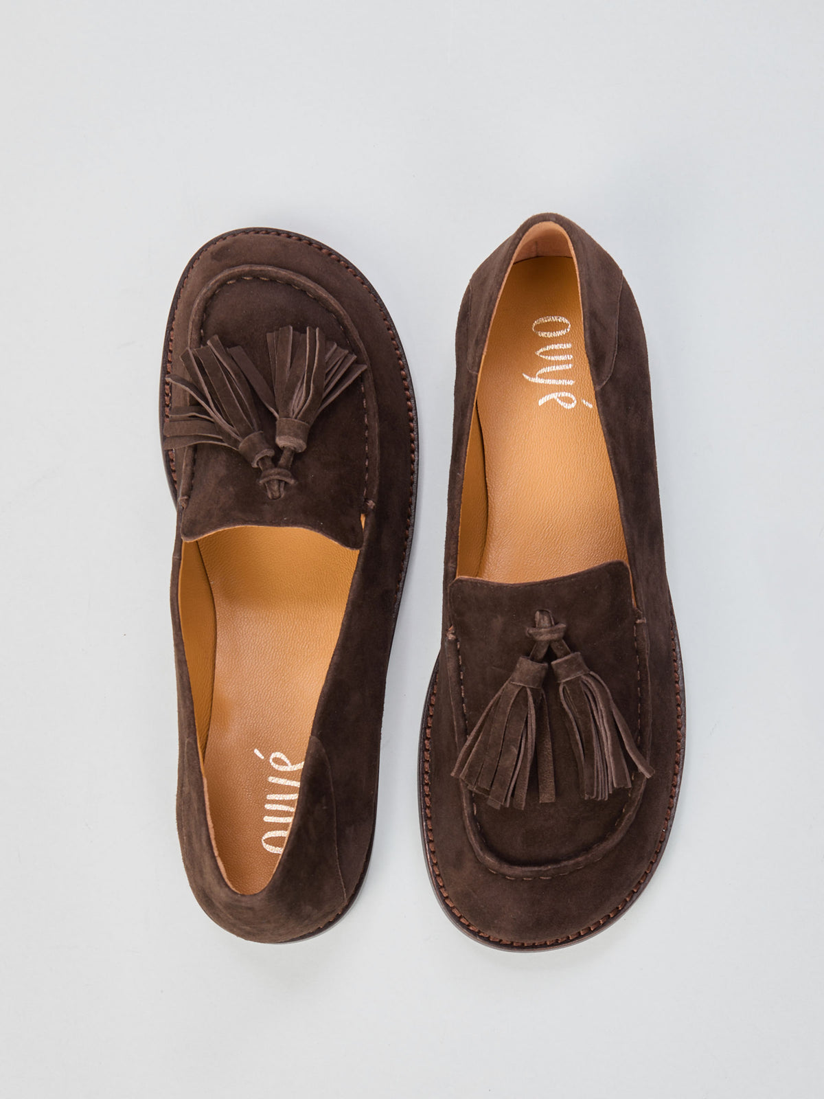 Ovyè - Mocasssino in seude con nappina e punta quadrata