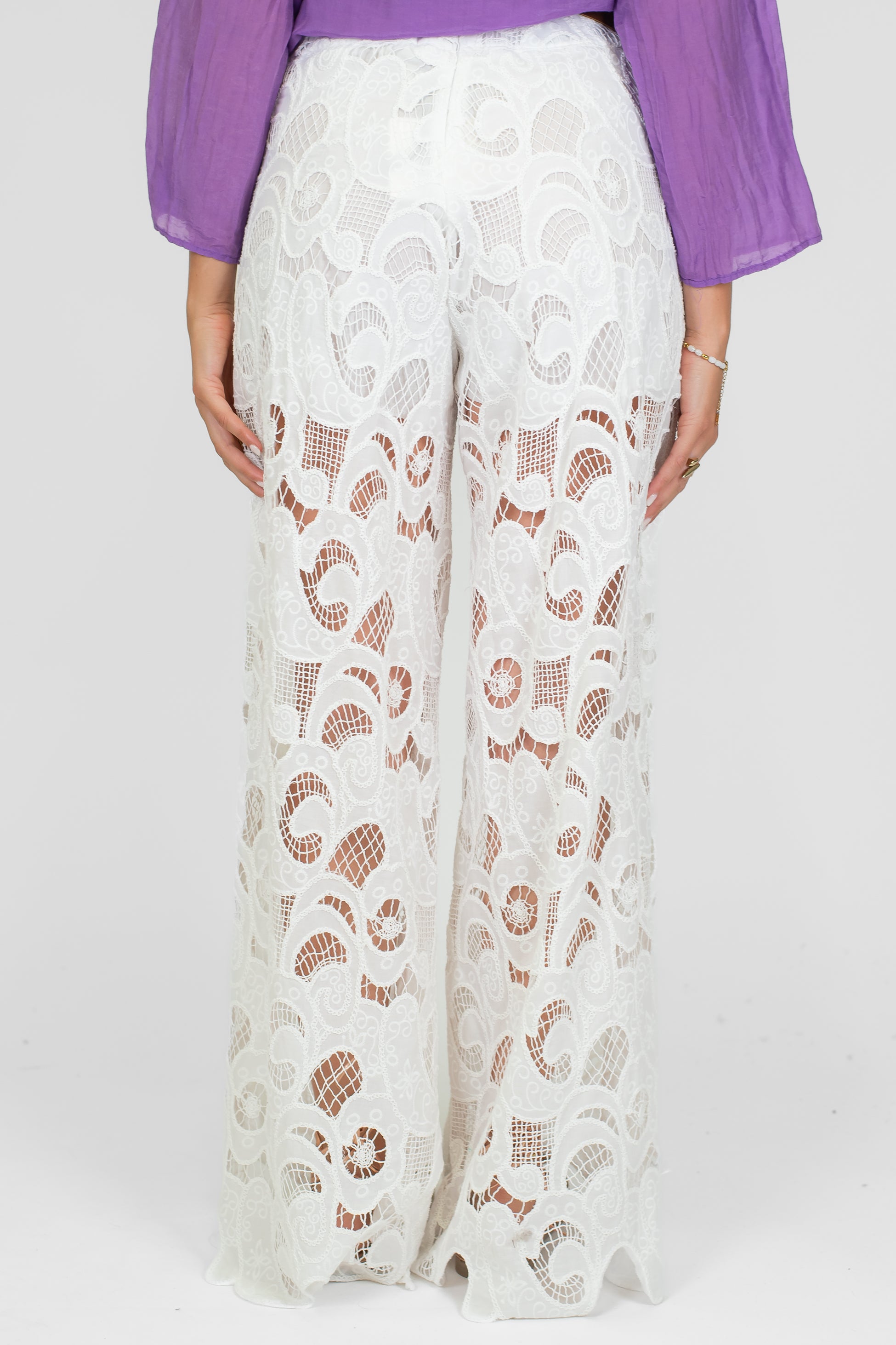 Tensione in - Pantalone palazzo in crochet con elastico in vita