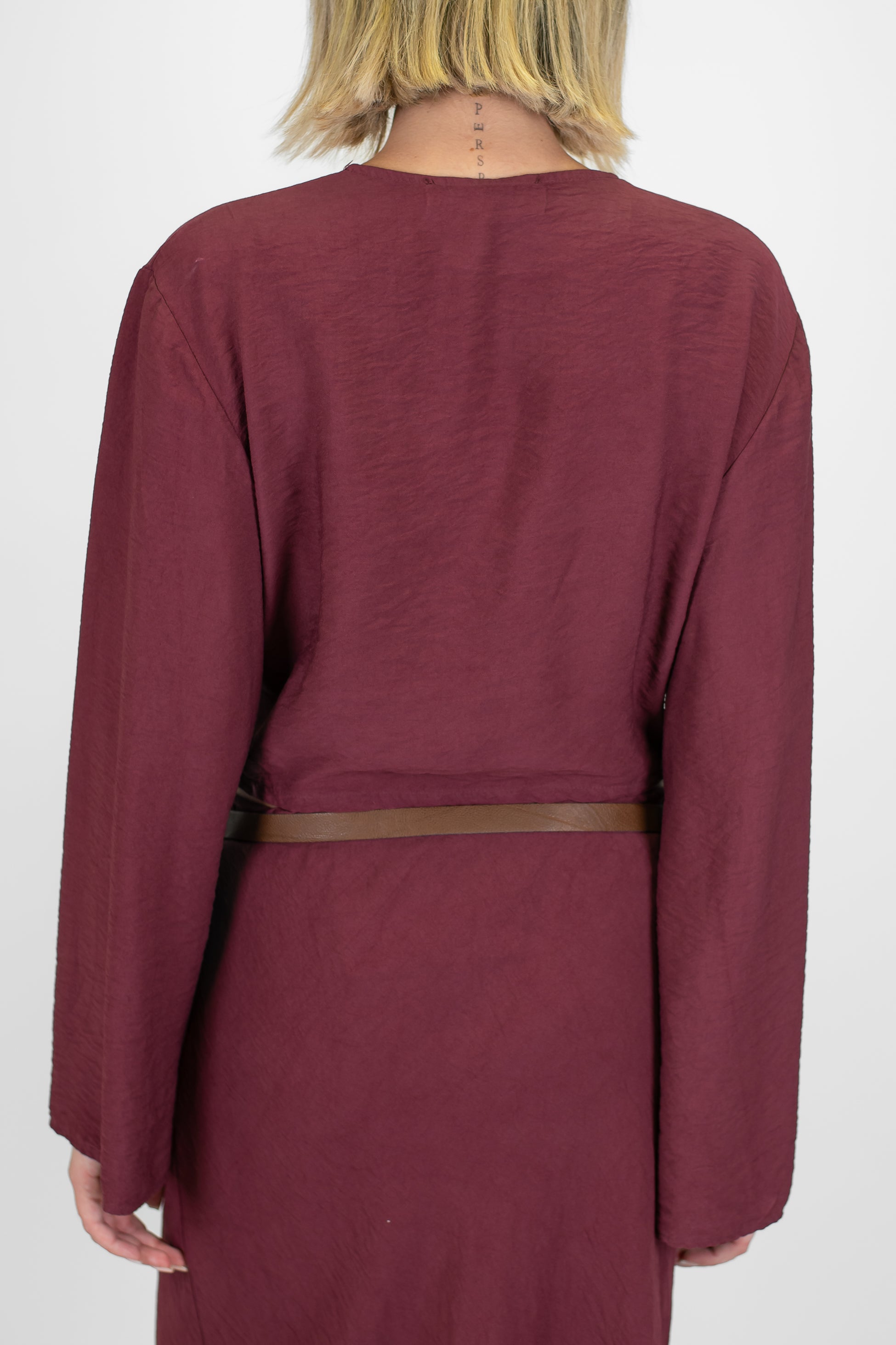 Haveone - Blusa crop in viscosa leggera annodata al centro