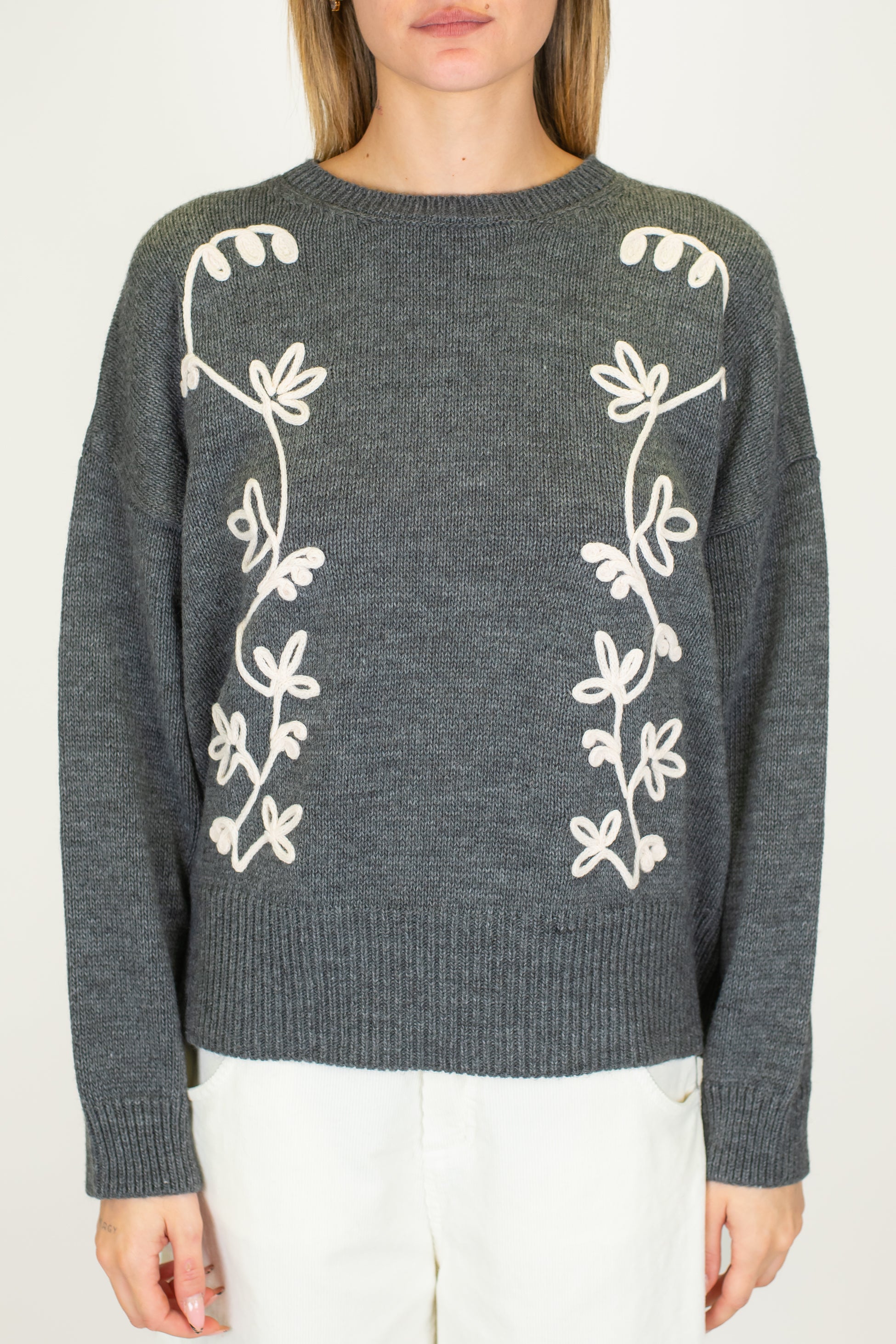 Tensione in - Maglia girocollo in misto lana con ricami
