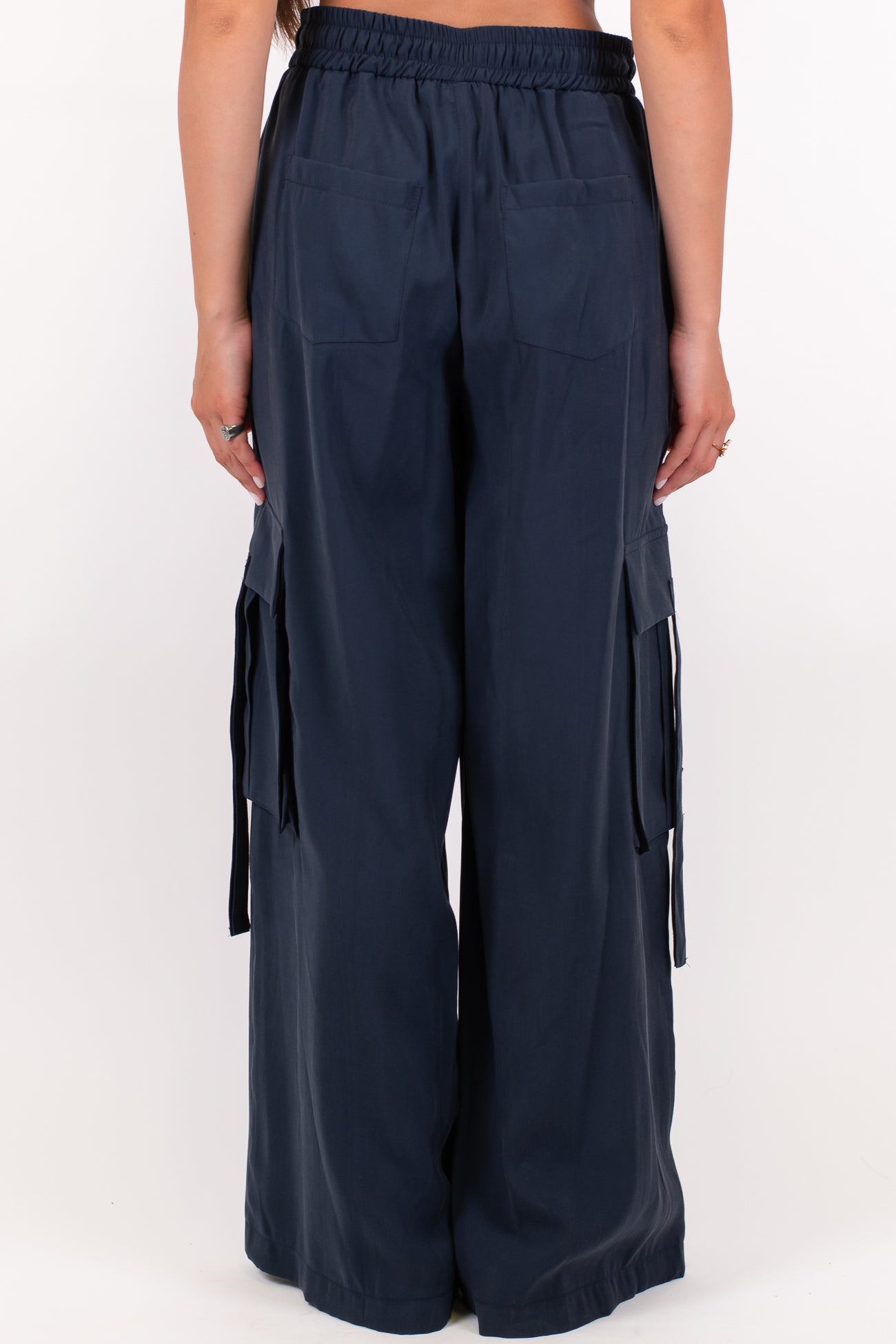 Tensione in - Pantalone palazzo cargo in viscosa leggera con coulisse