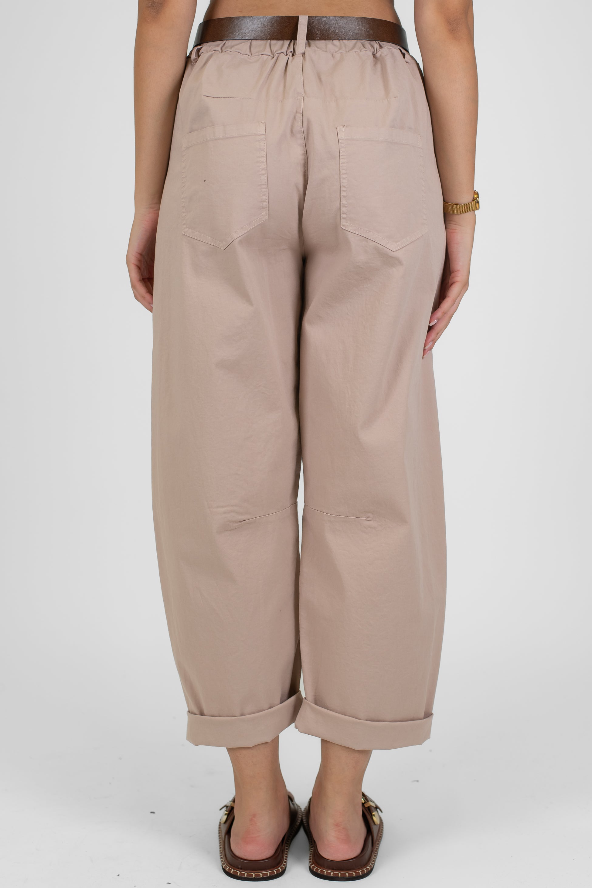 Tensione in - Pantalone modello balloon con elastico sul retro