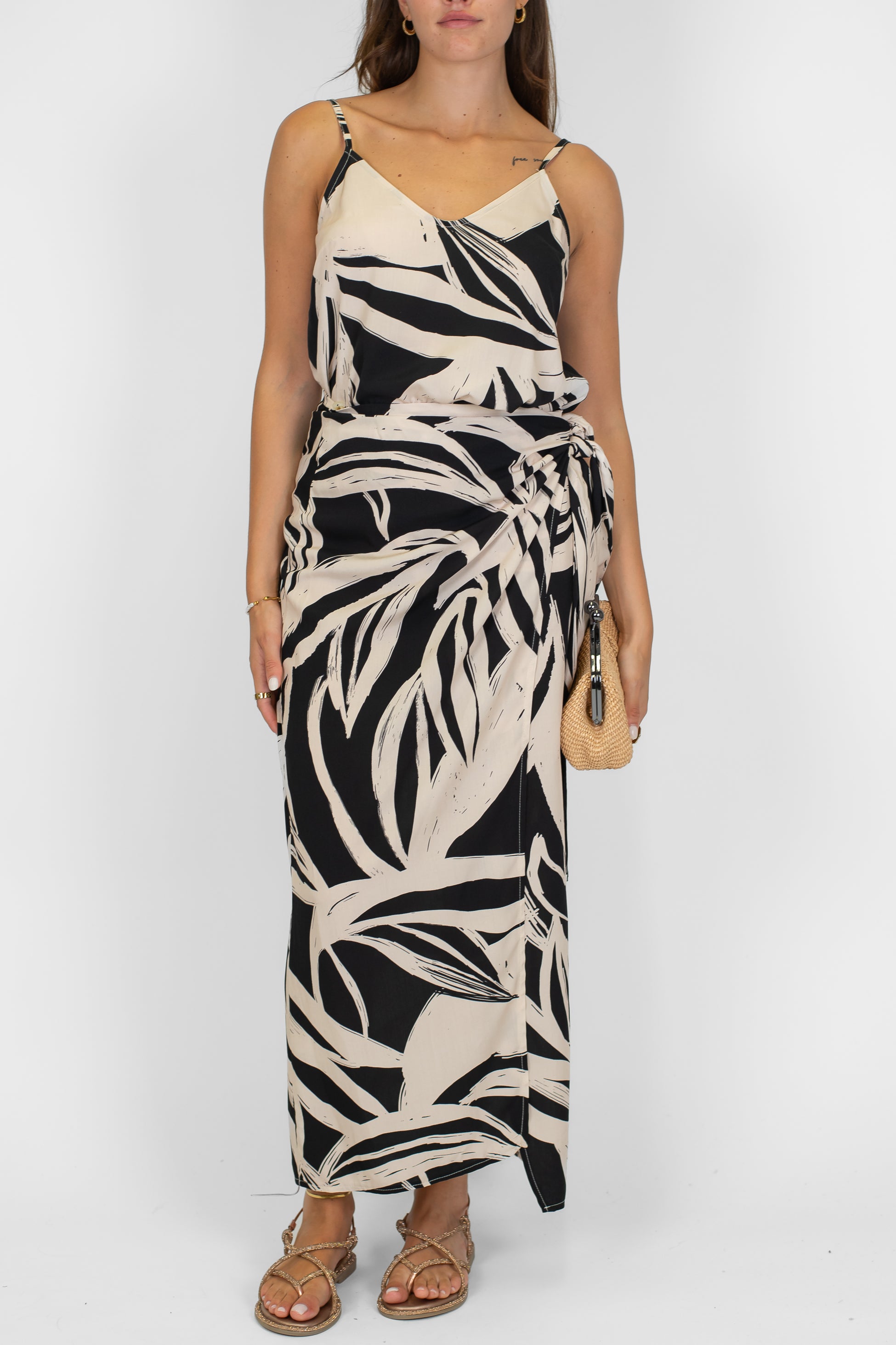 Tensione in - Gonna pareo fantasia astratta in viscosa con nappine