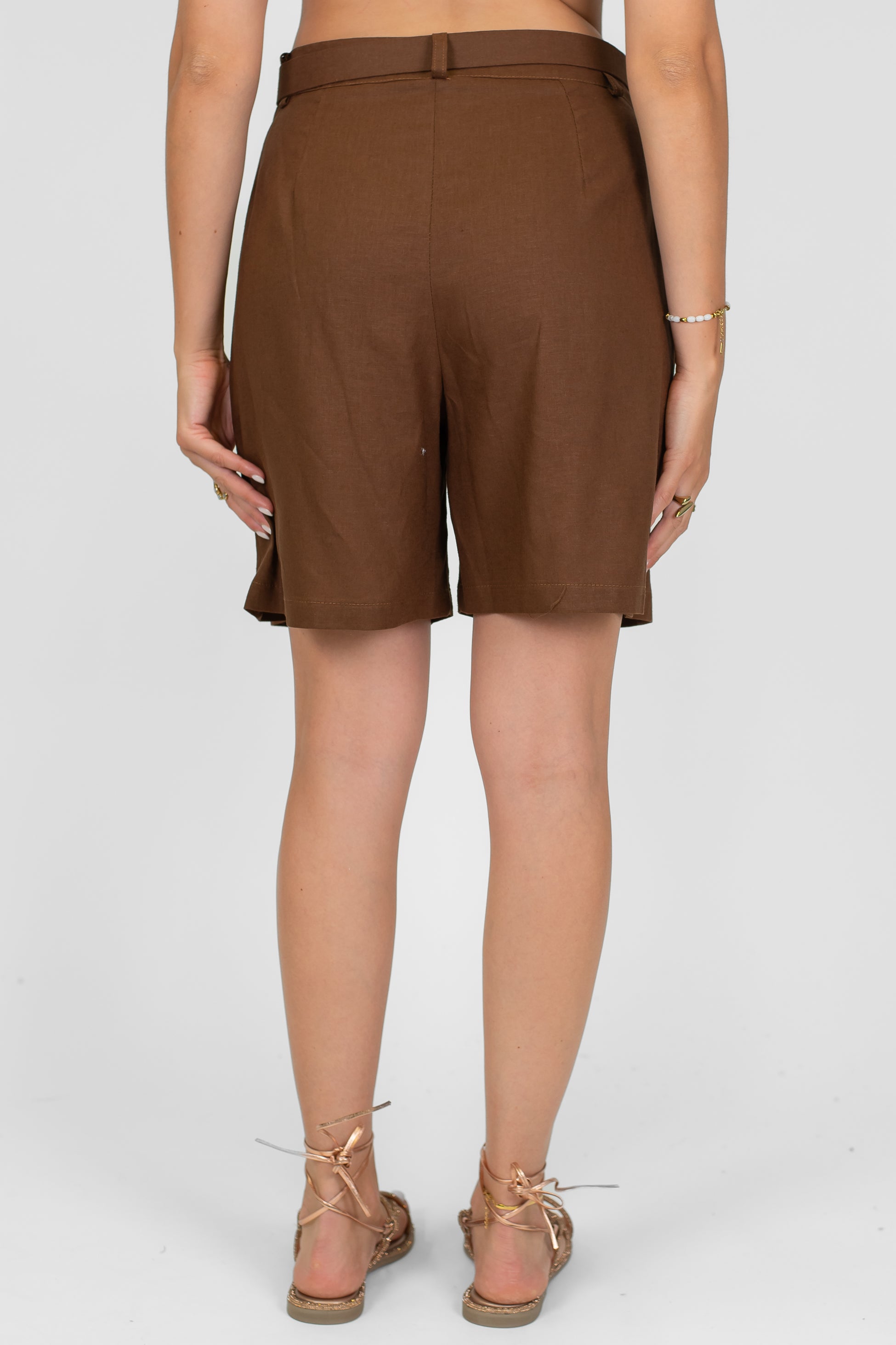 Tensione in - Bermuda in lino/viscosa con pinces