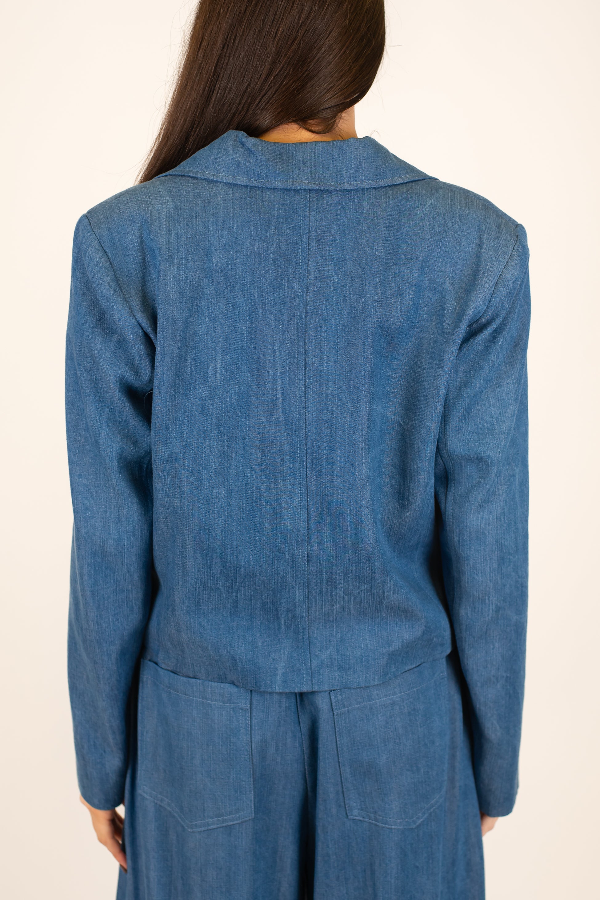Tensione in - Giacca crop doppiopetto in lyocell effetto denim