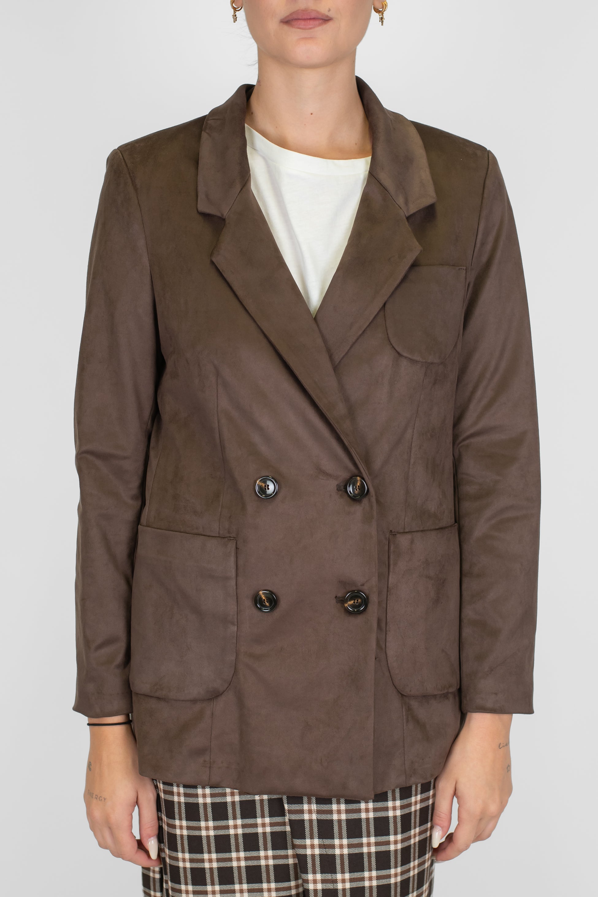 Tensione in - Giacca doppiopetto in dainetto con tasconi laterali