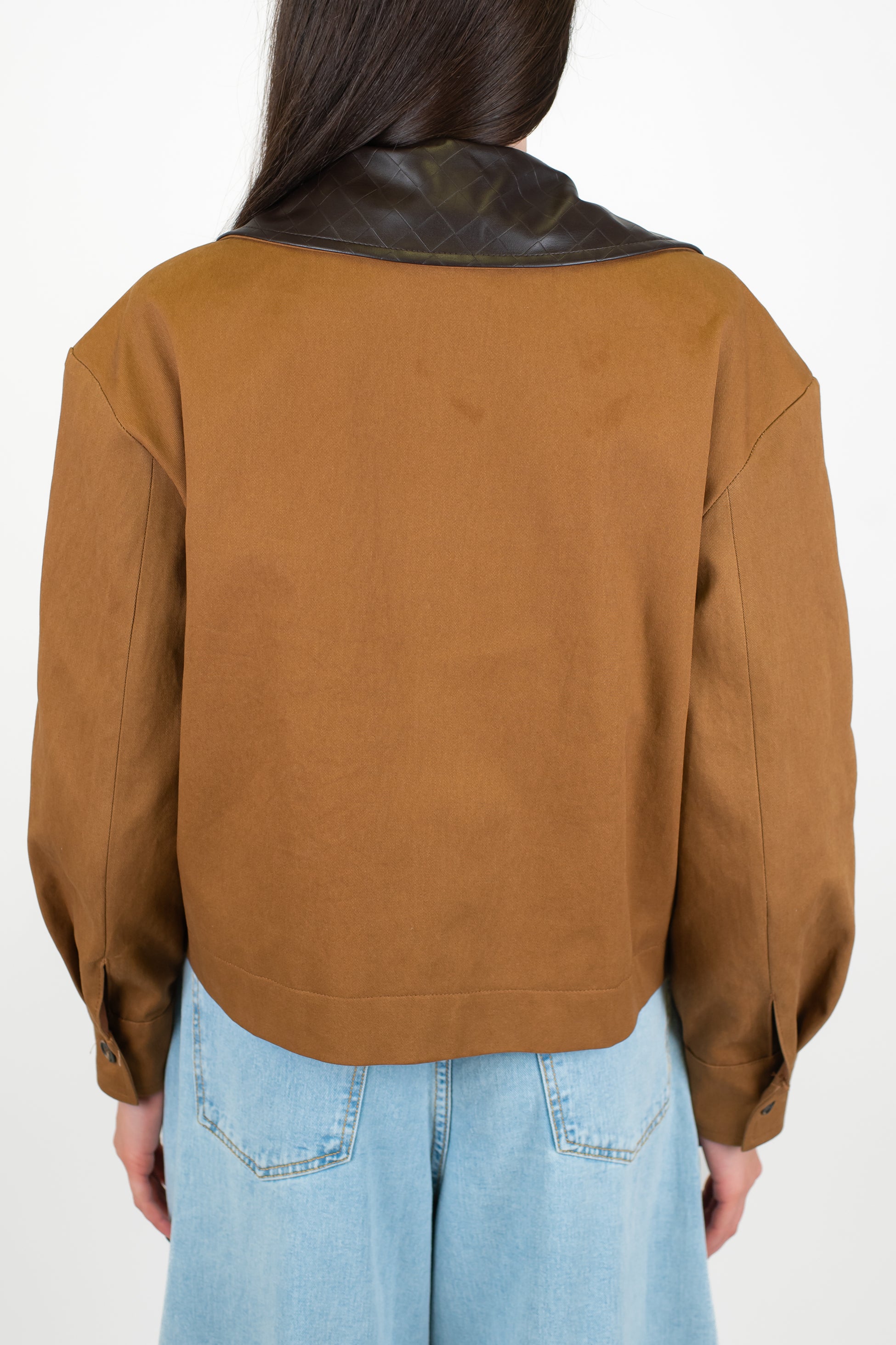 Tensione in - Giubbino in denim colorato con colletto in ecopelle