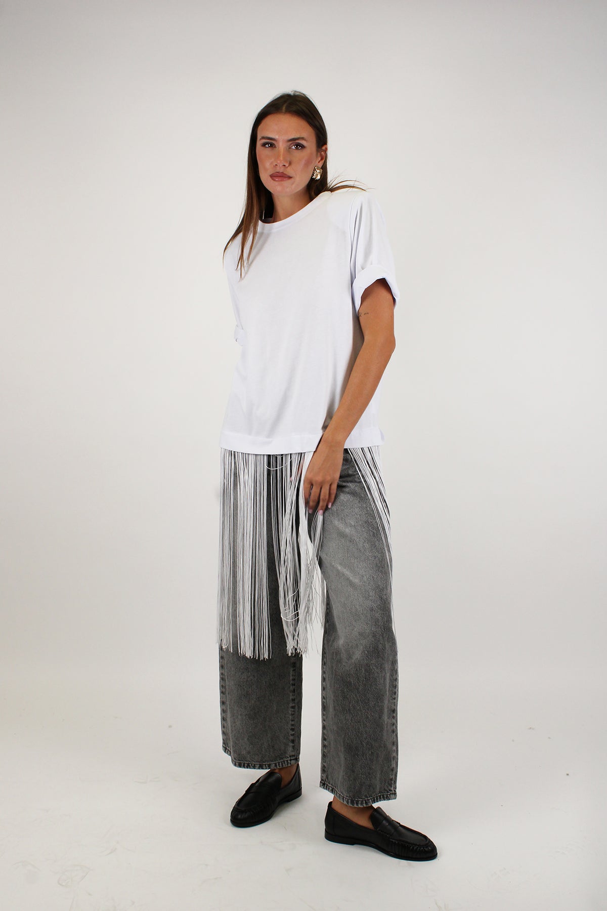 Motel - T shirt in cotone con spalline e frange