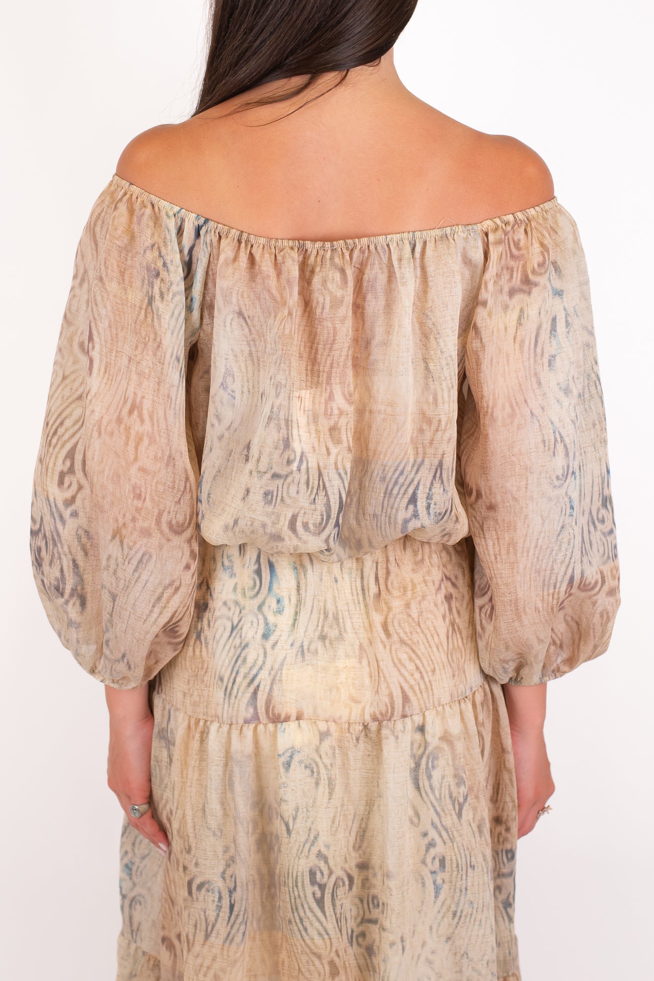 Tensione in - Blusa scollo shiffer fantasia astratta con manica tre quarti ed elastici