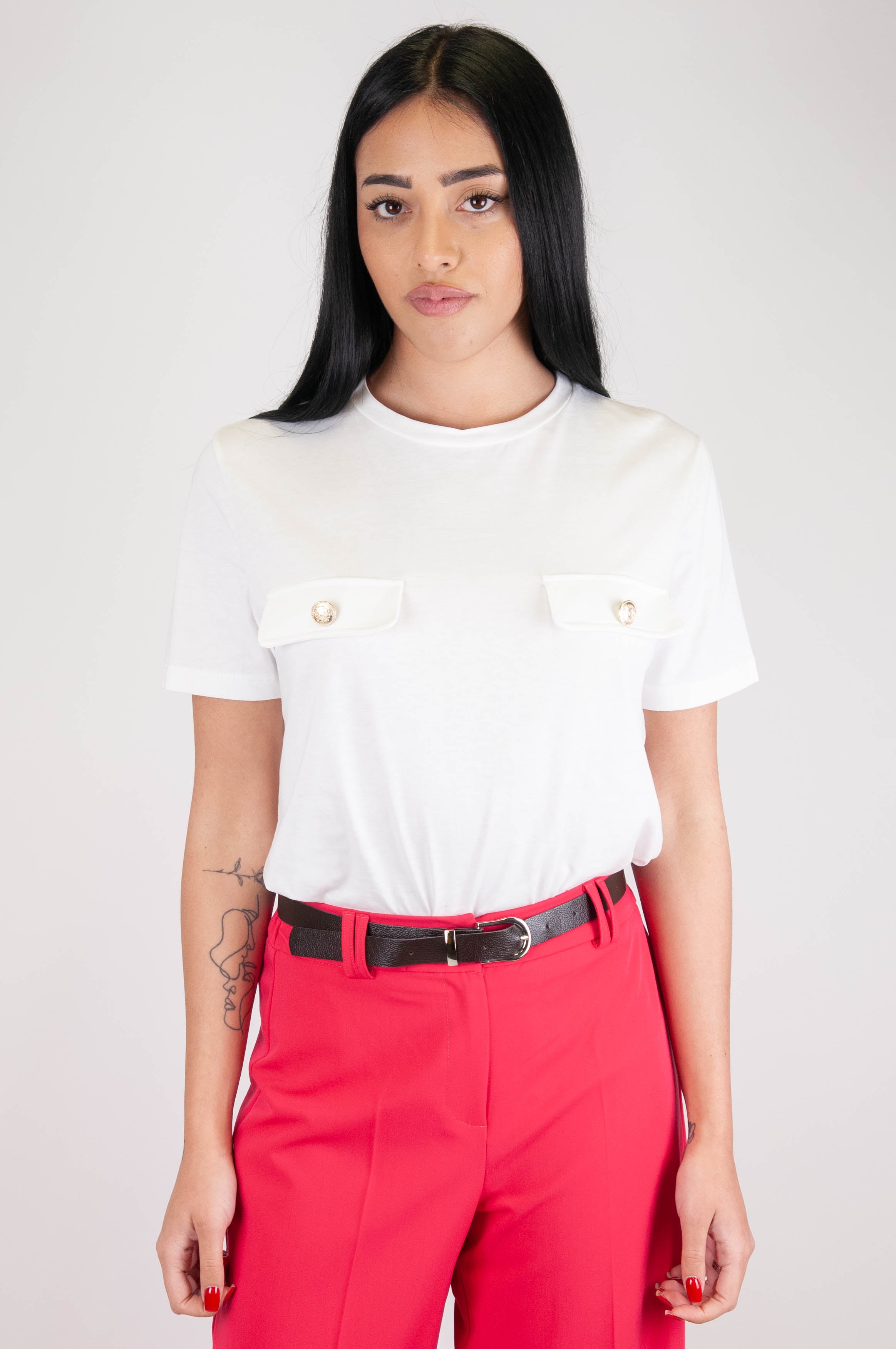 Tension in - T-shirt with pockets and buttons on the chest