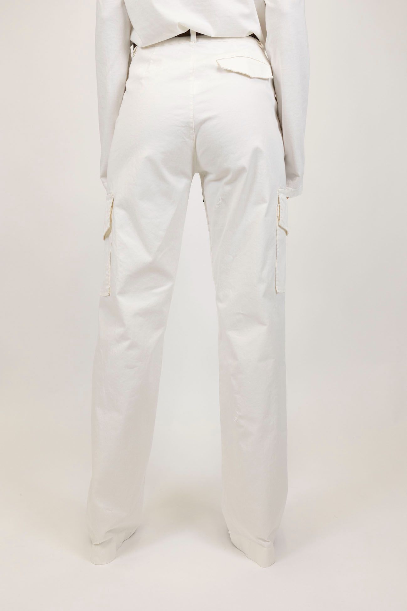 Tensione in - Pantalone cargo con cintura in pelle