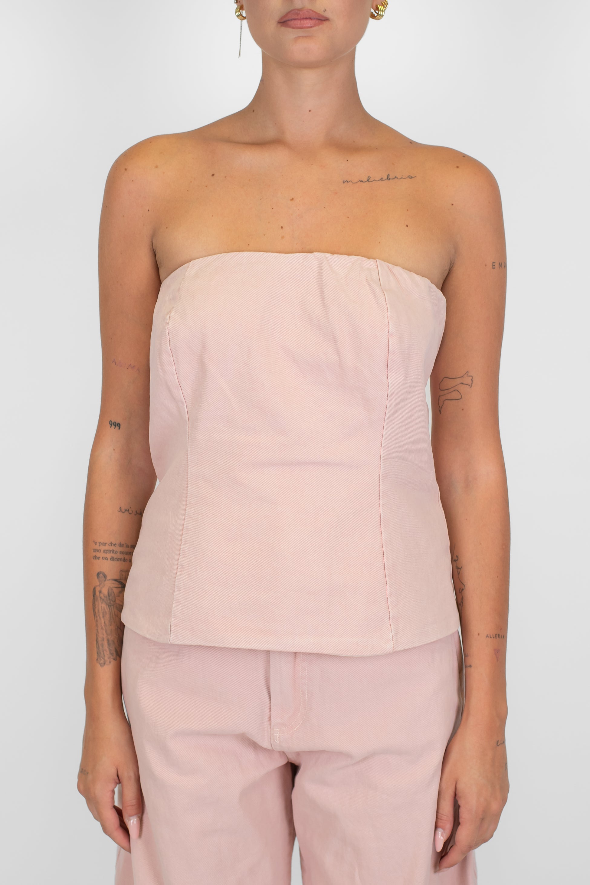 Tensione in - Top a fascia in denim colorato con elastico sul retro