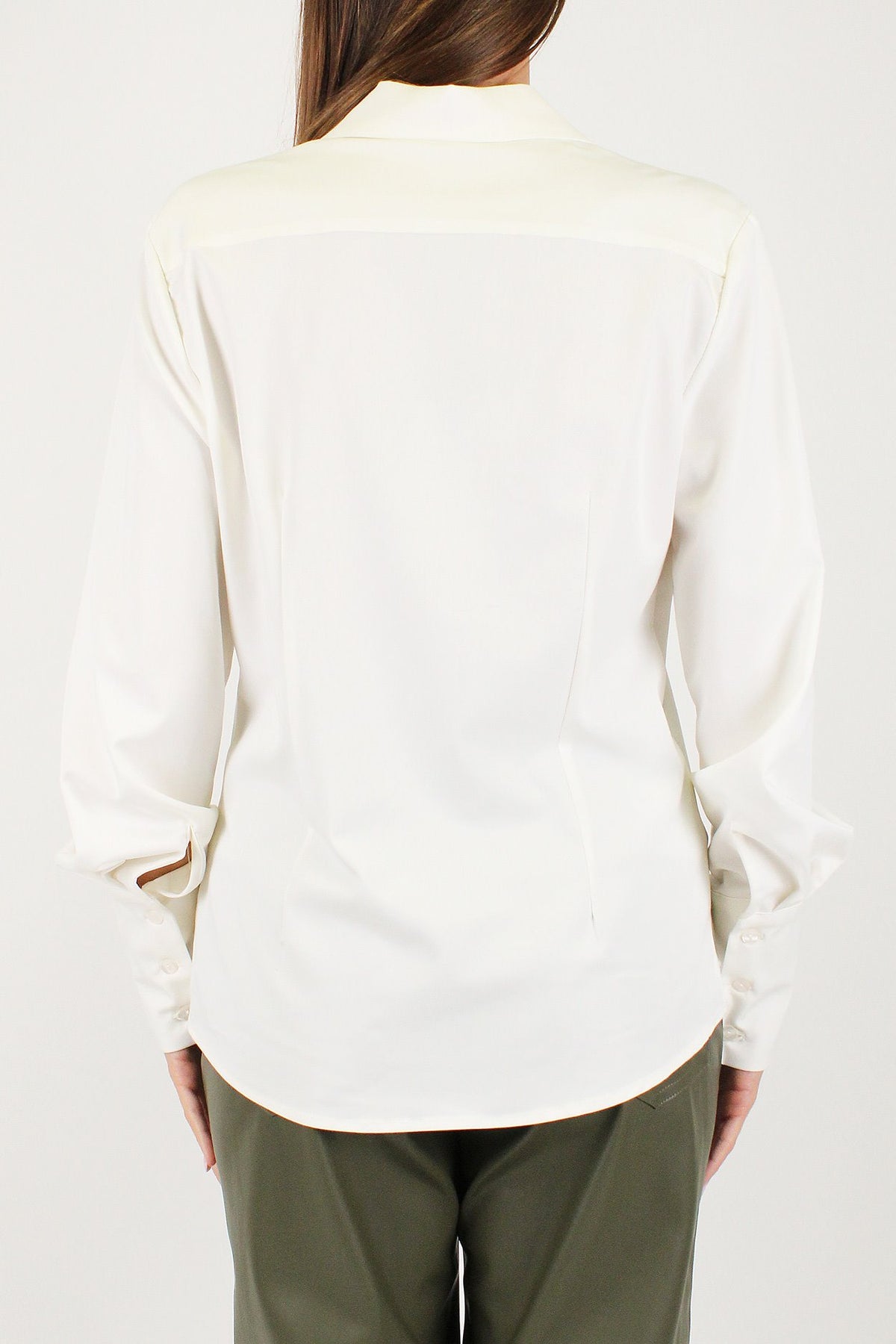 Maryley - Camicia sfiancata in viscosa pesante con chiusura a scomparsa e polsino ampio