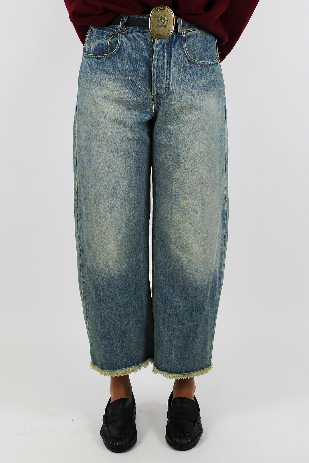 Tensione in - Jeans balloon crop lavaggio sabbiato sfrangiato sul fondo