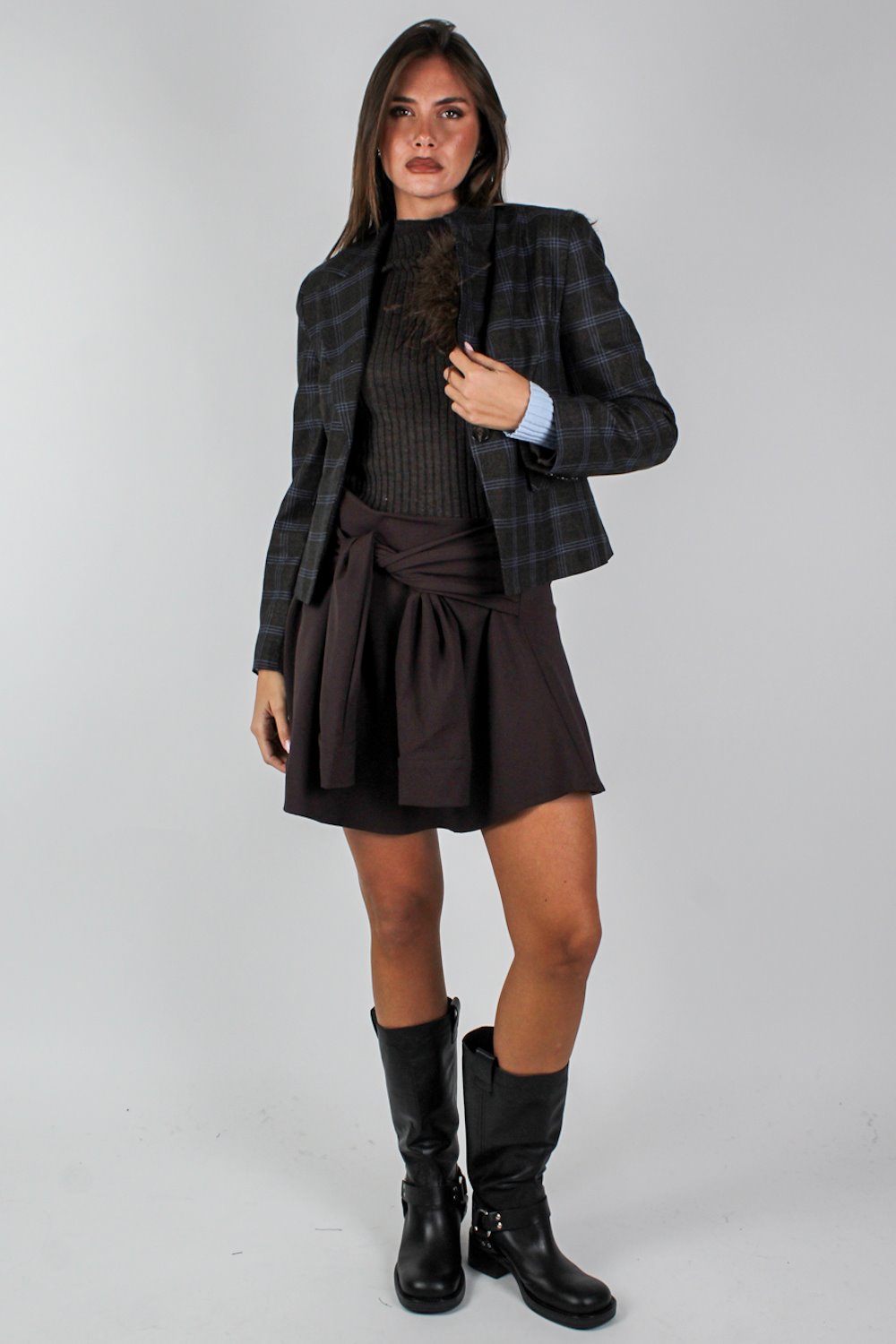 Tensione in - Gonna-Shorts con nodo finte maniche e chisura zip sul retro