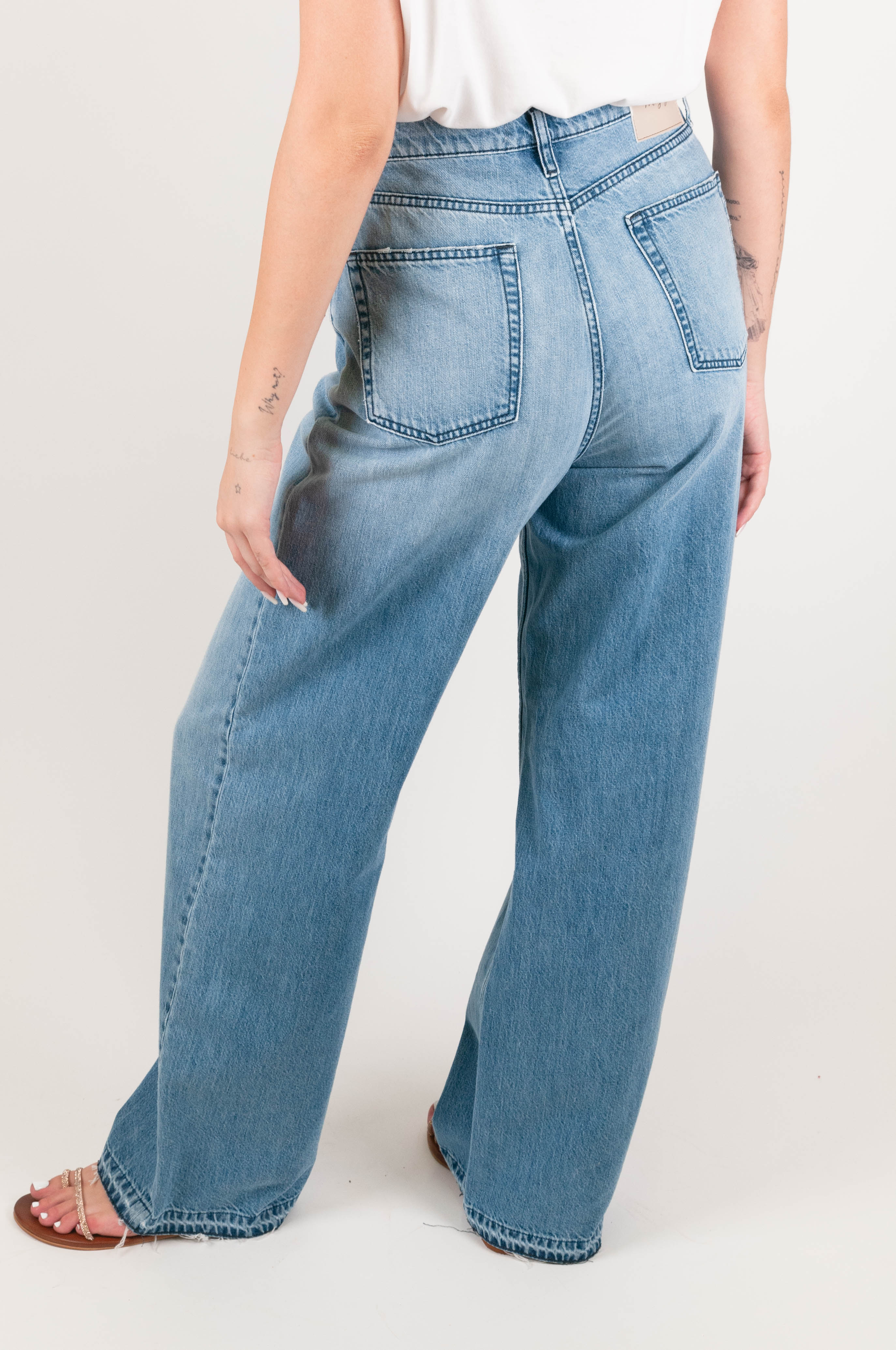 Maryley - Jeans palazzo con lavaggio chiaro