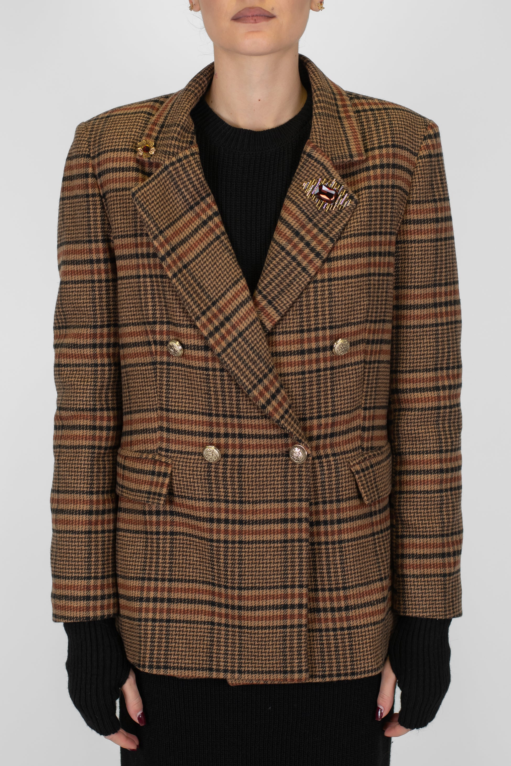 Tensione in - Giacca doppiopetto fantasia principe di galles in misto lana con spille gioiello