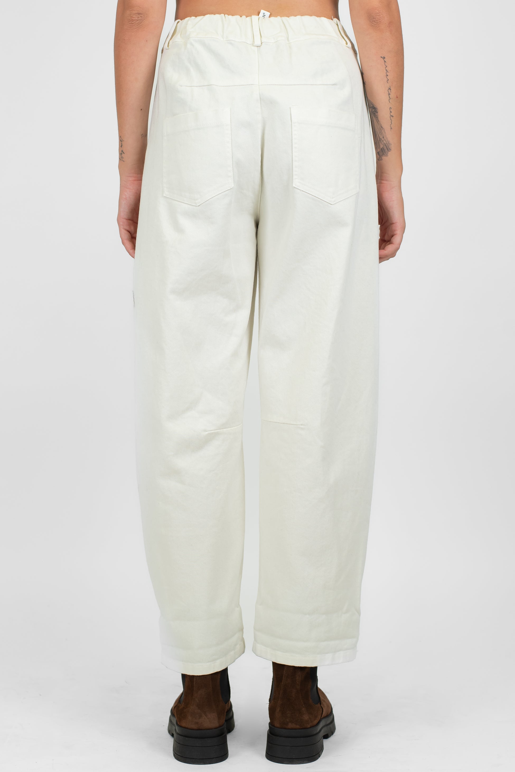 Tensione in - Pantalone balloon in denim colorato