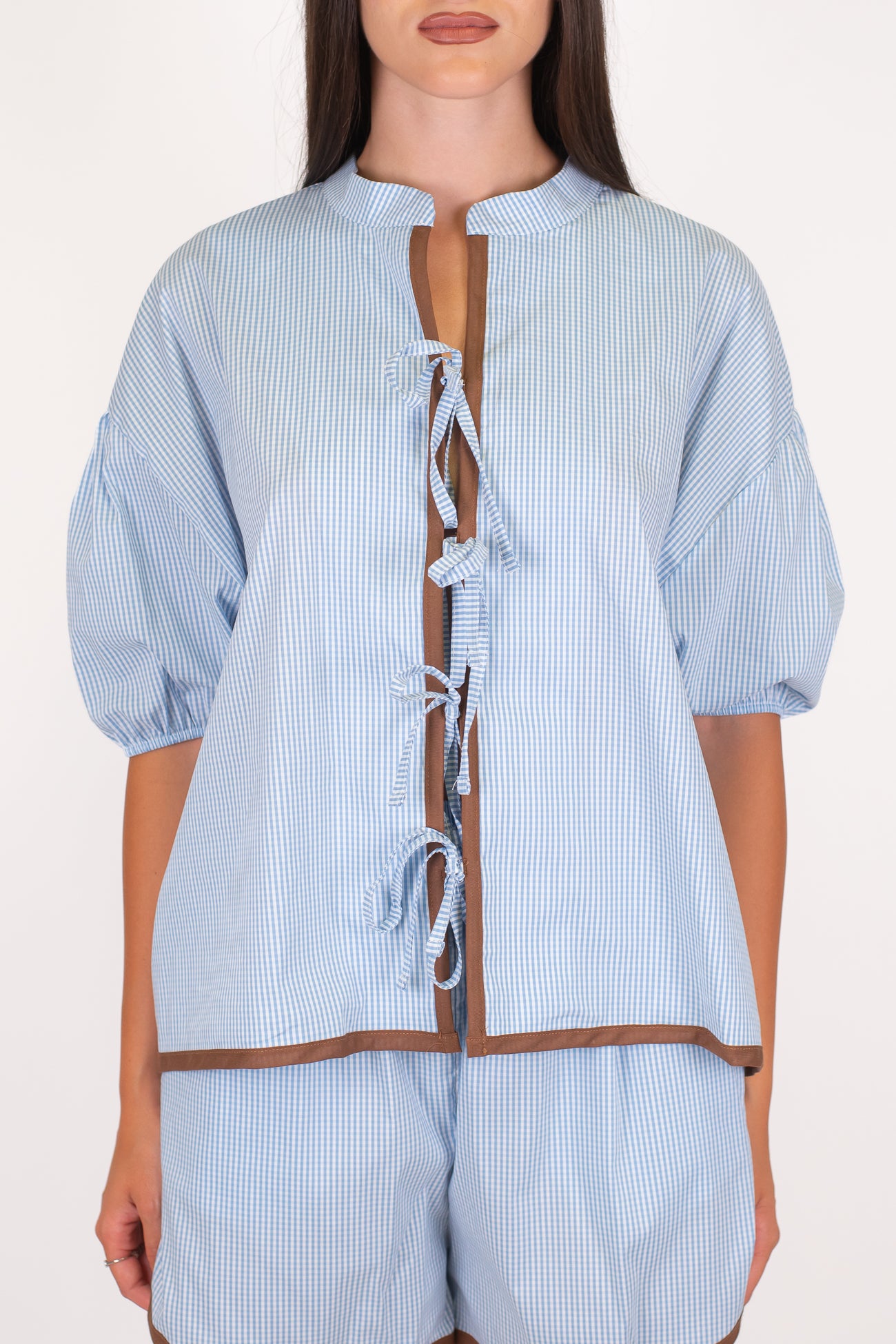 Motel - Camicia collo coreano mezzamanica fantasia vichy con profilo a contrasto e chiusura con laccetti