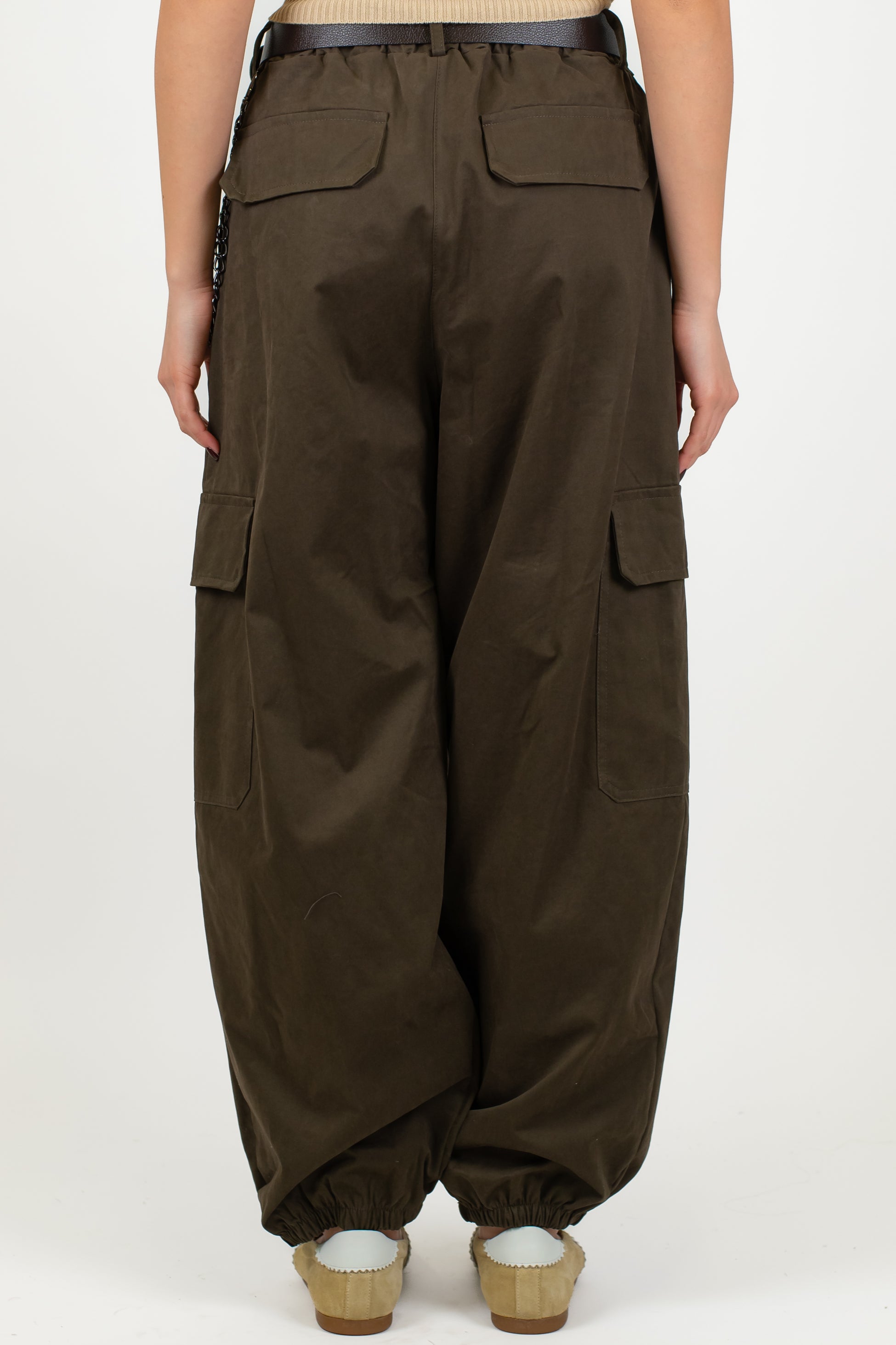 Motel - Pantalone cargo in denim colorato con elastico in vita e sul fondo