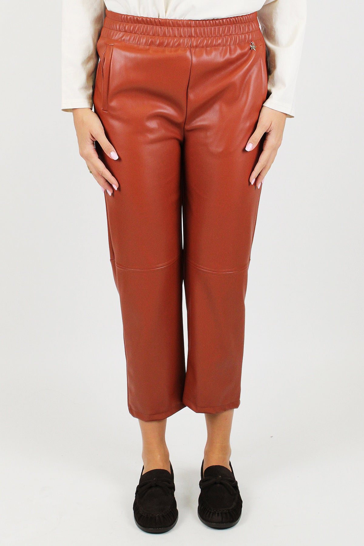 Souvenir - Pantalone regular crop ecopelle con elastico in vita