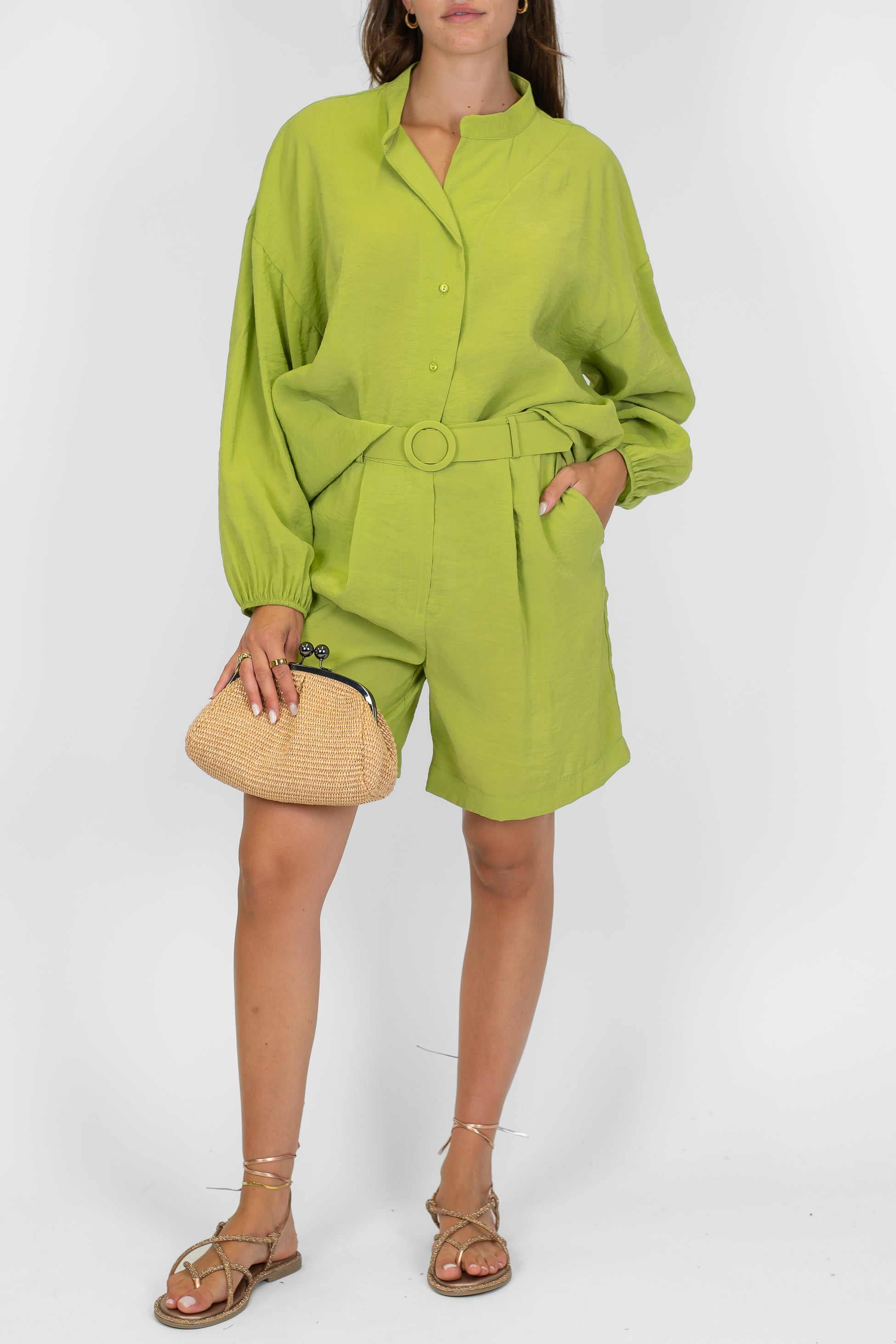 Tensione in - Bermuda in modal con pinces e cintura in tessuto