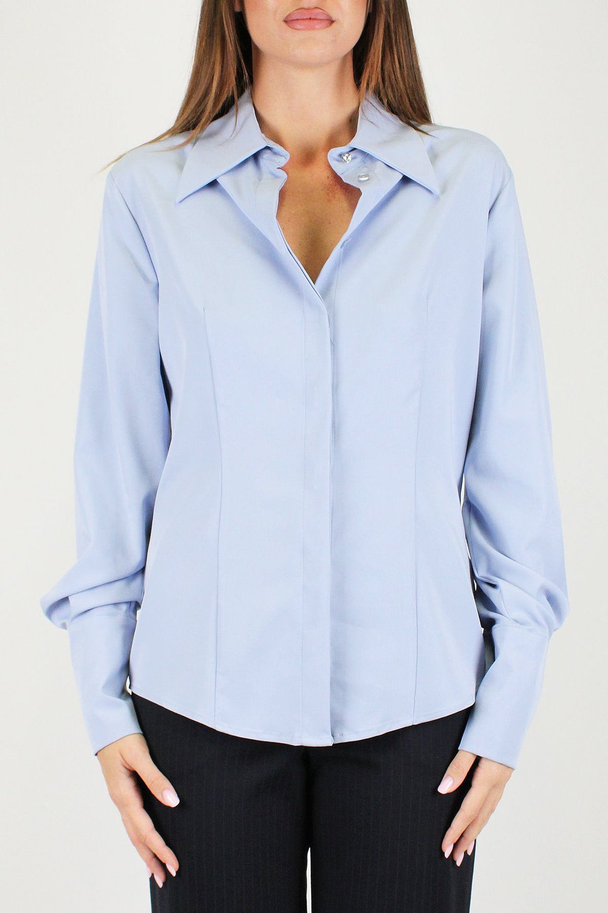 Maryley - Camicia sfiancata in viscosa pesante con chiusura a scomparsa e polsino ampio