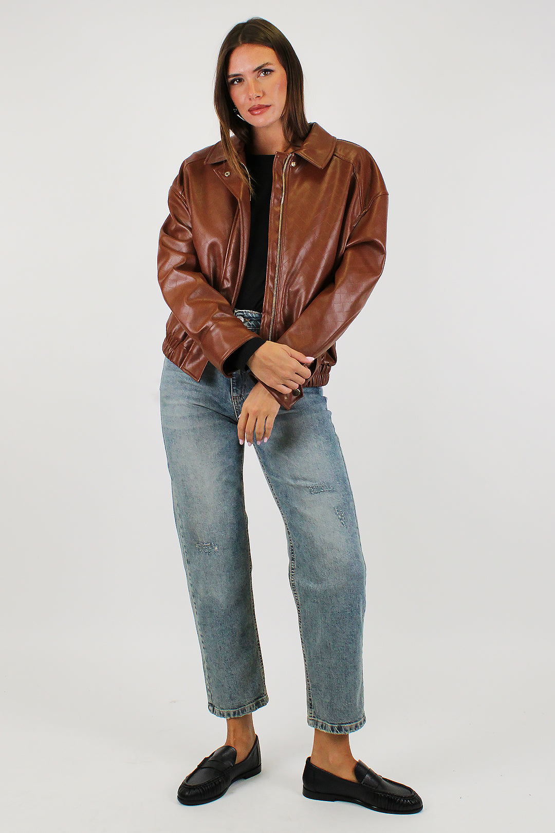 Jeans regular crop lavaggio intermedio con abrasioni modello Louis