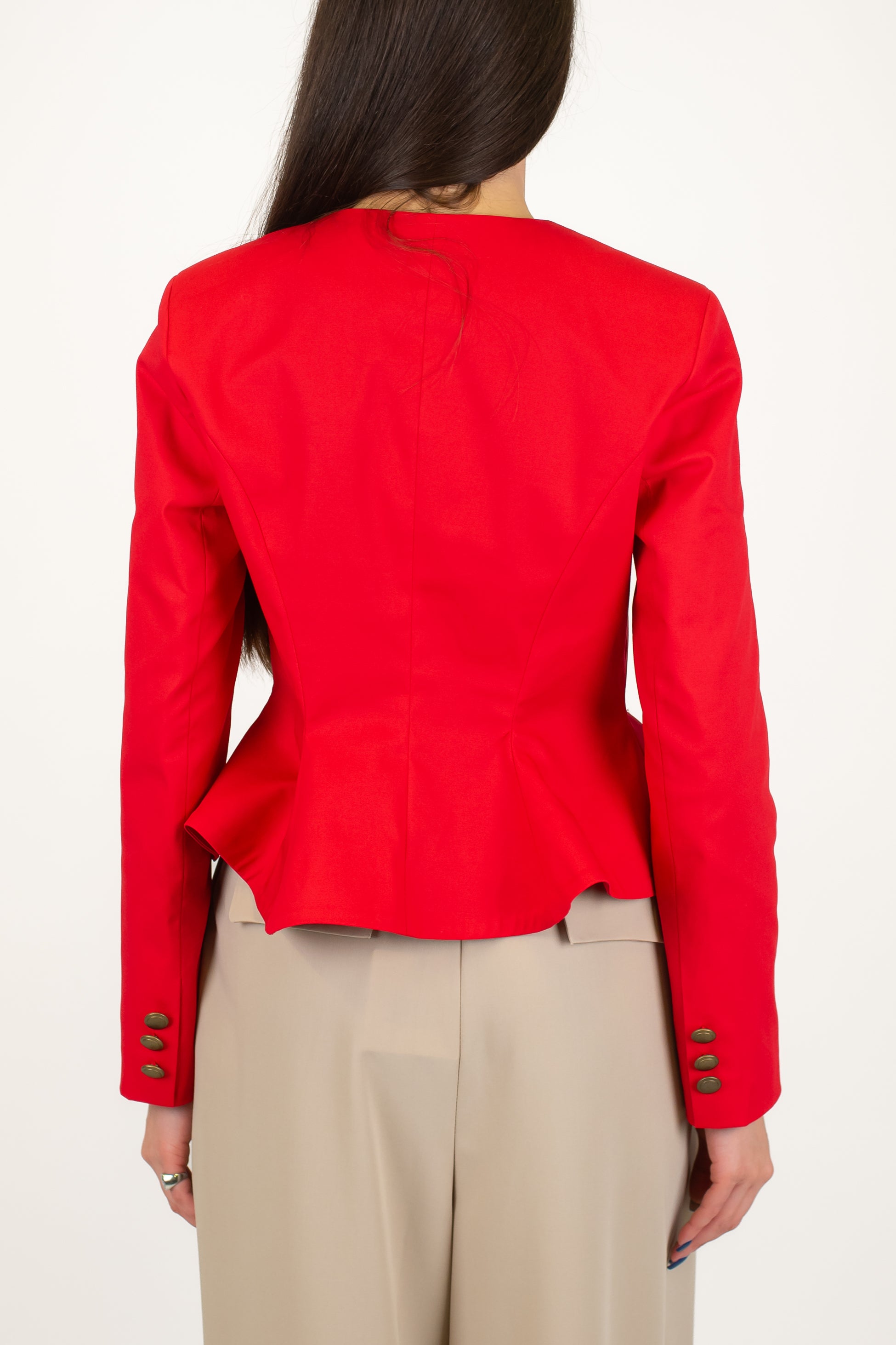 Tensione in - Giacca crop sfiancata girocollo in cotone con chiusura bottoni