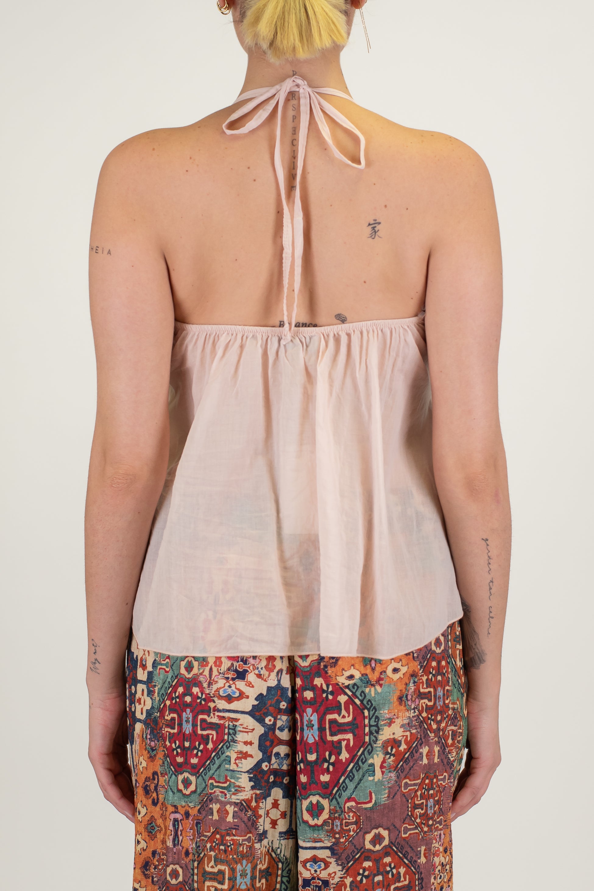 Motel - Top in mussola di cotone con volant e allaccio al collo