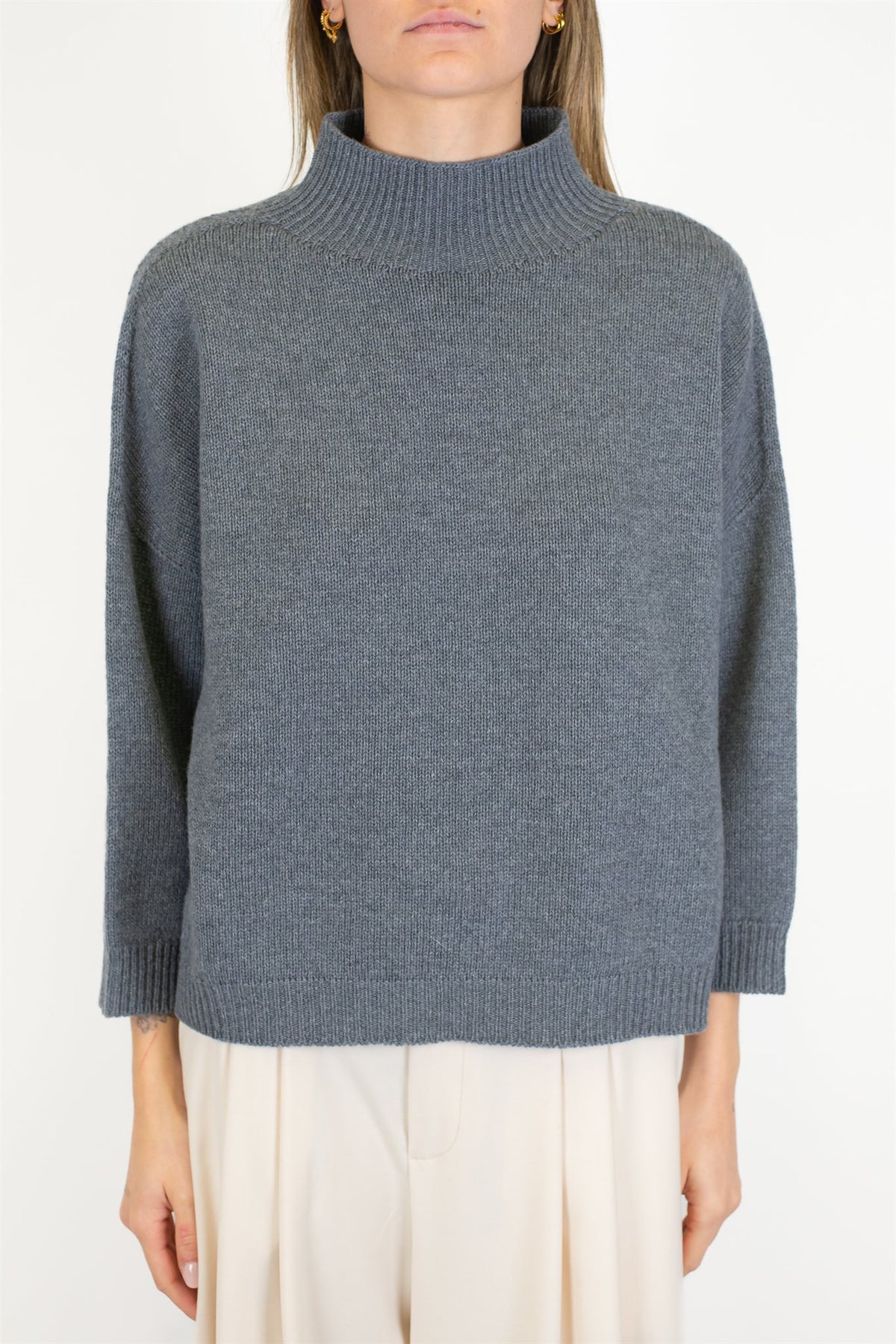 Tensione in - Lupetto a scatola in misto lana vergine e cashmere