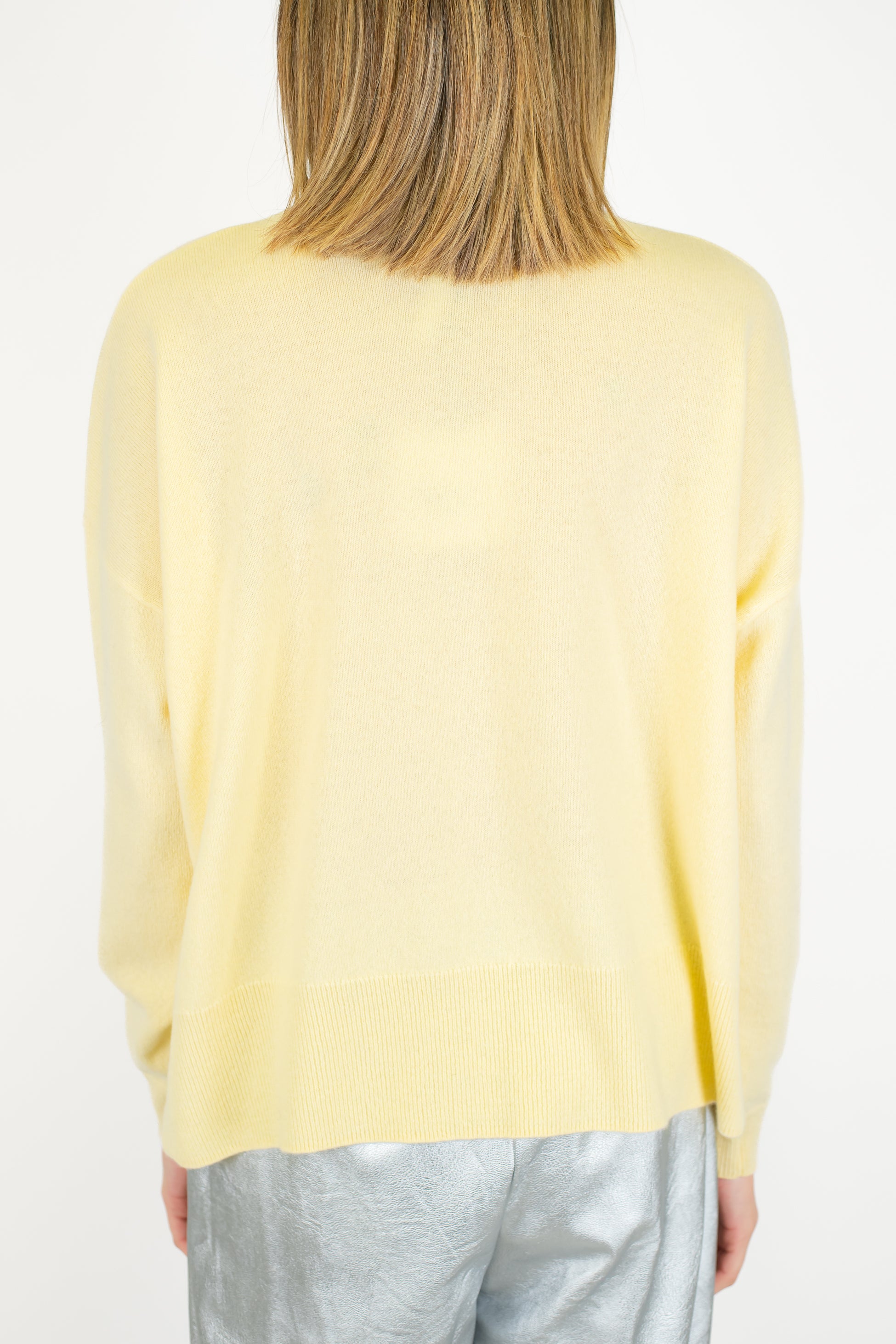 Tensione in - Maglia scollo cratere in 100% lana