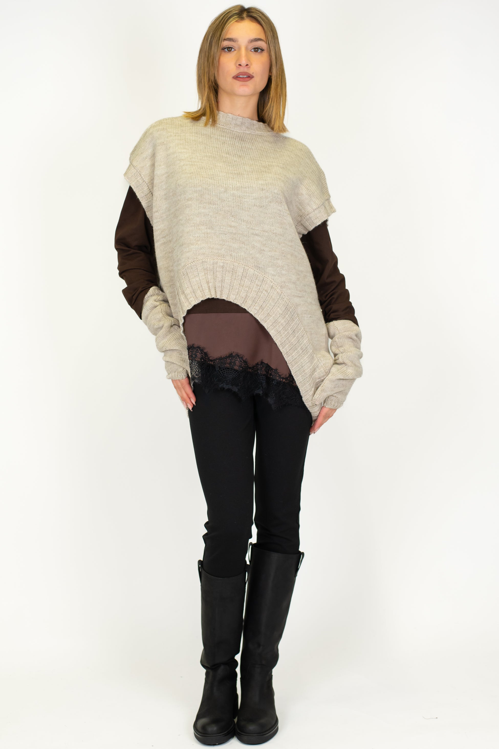 Tensione in - Shirt manica lunga con fondo in raso e pizzo