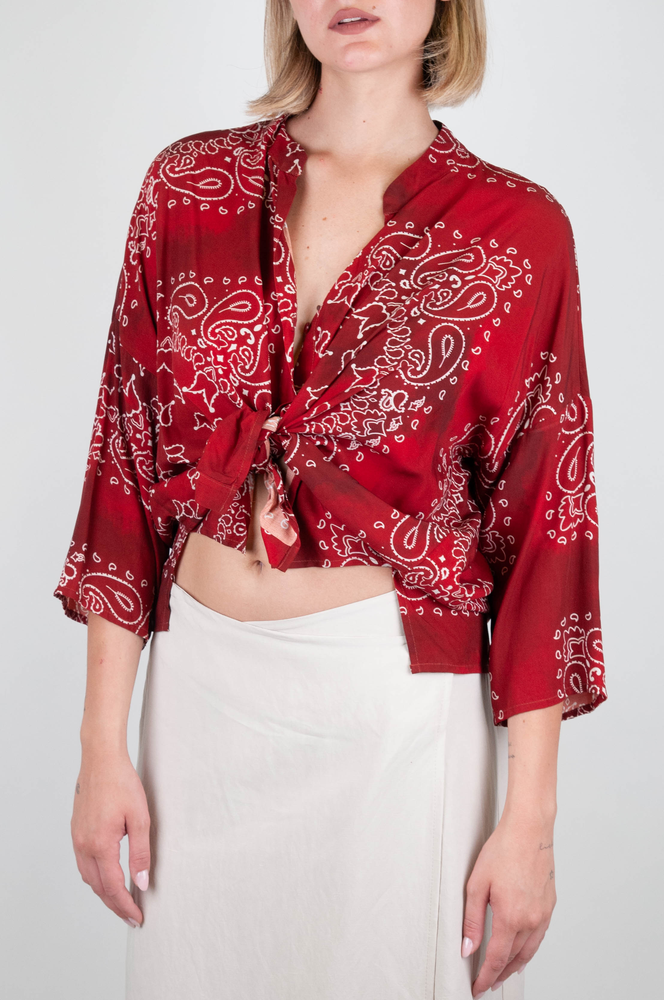 Haveone - Camicia crop fantasia etnica in viscosa con collo coreano