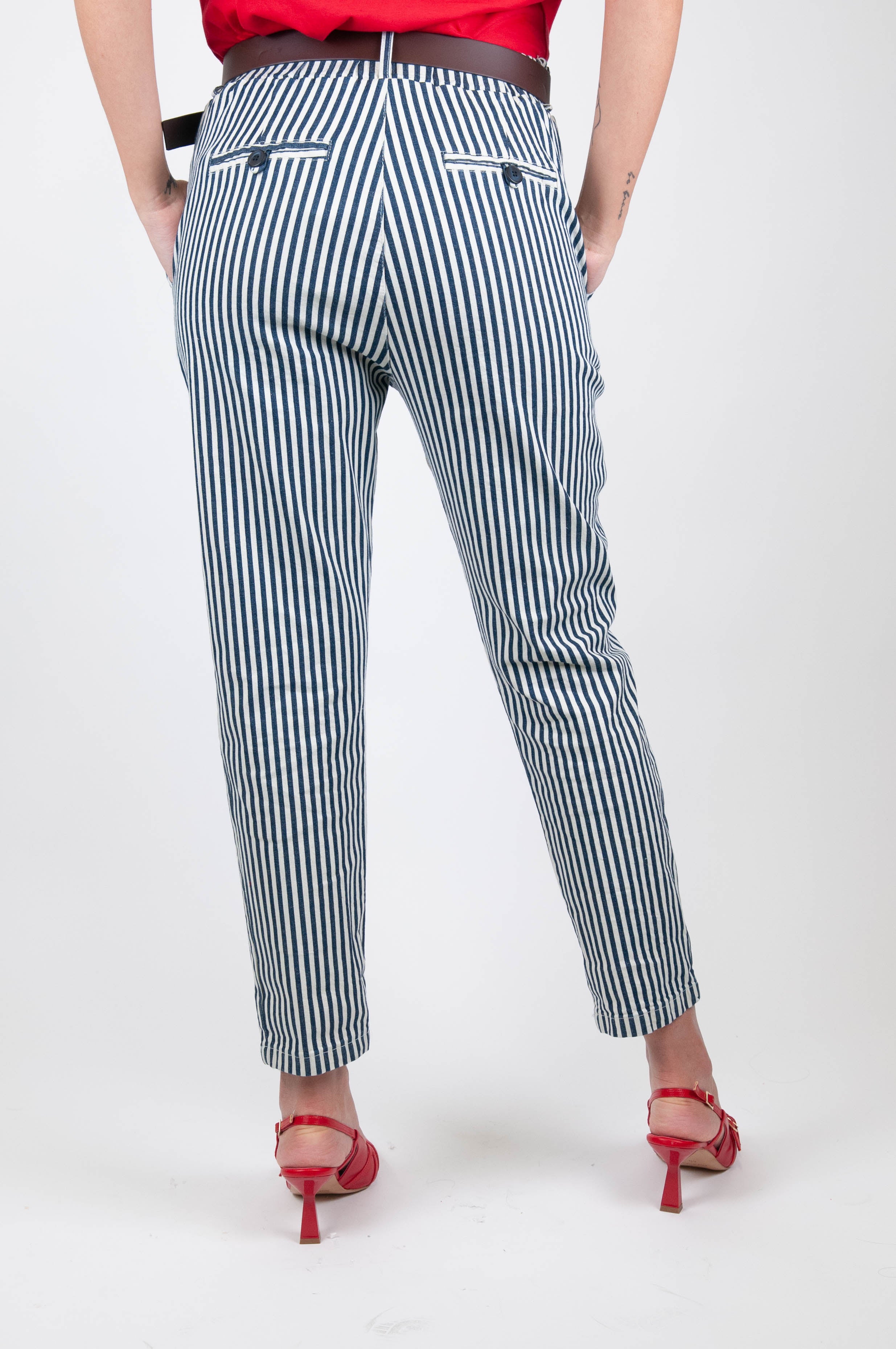 Tension in - Striped patterned trousers with pleats and dropped crotch