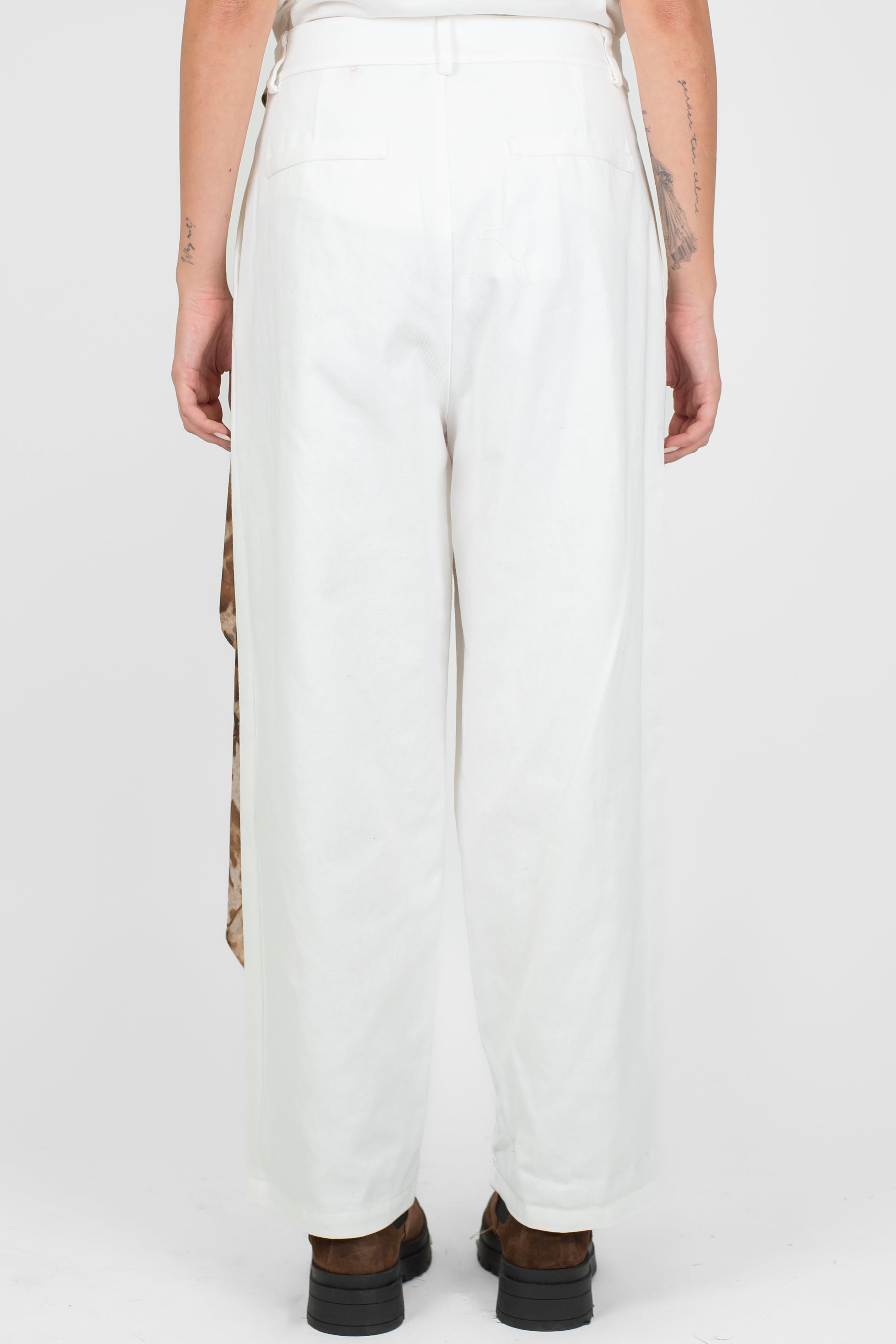 Motel - Pantalone regular in denim colorato