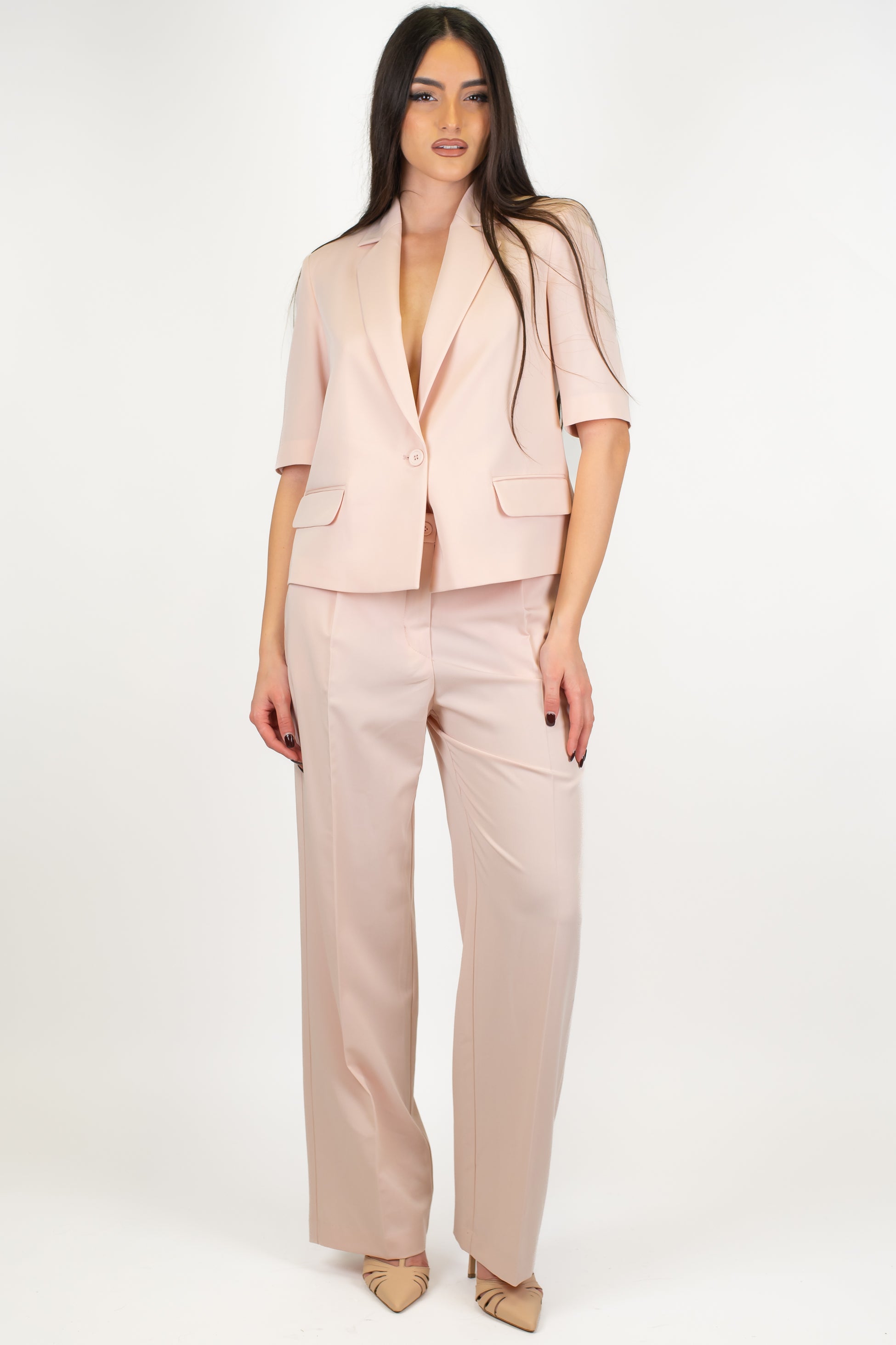 Motel - Tailleur con giacca mezzamanica e pantalone palazzo