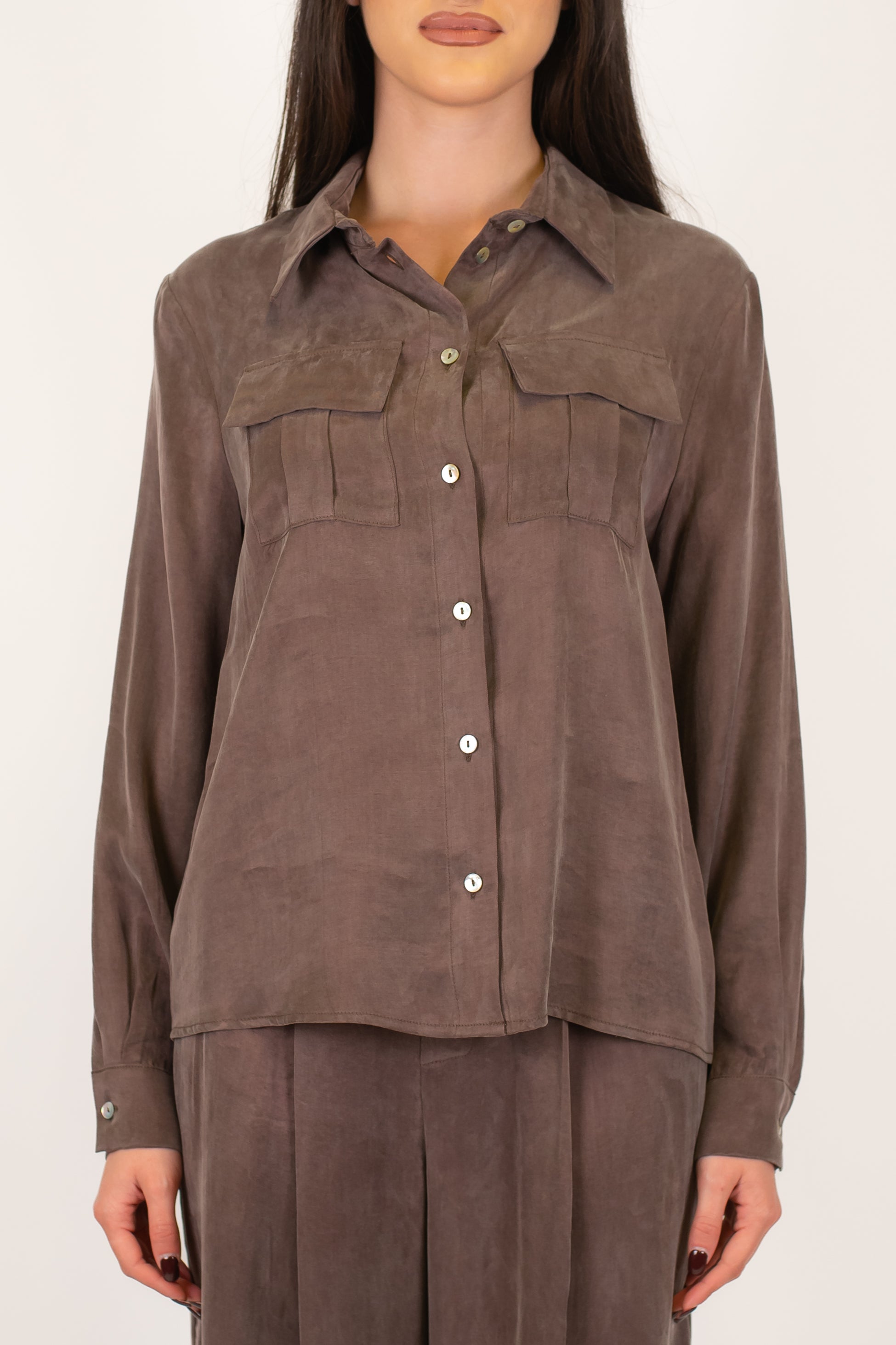 Tensione in - Camicia in lyocell effetto seta con taschini