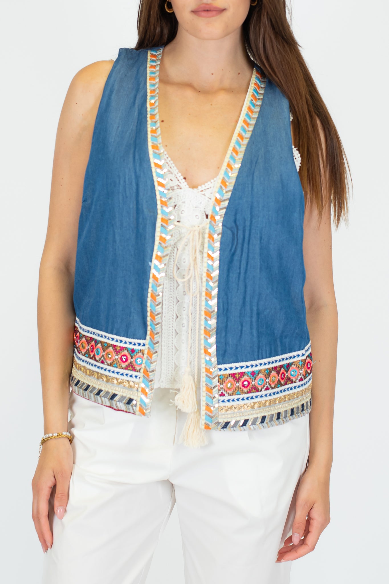 Tensione in - GIlet in lyocell con profilo etnico