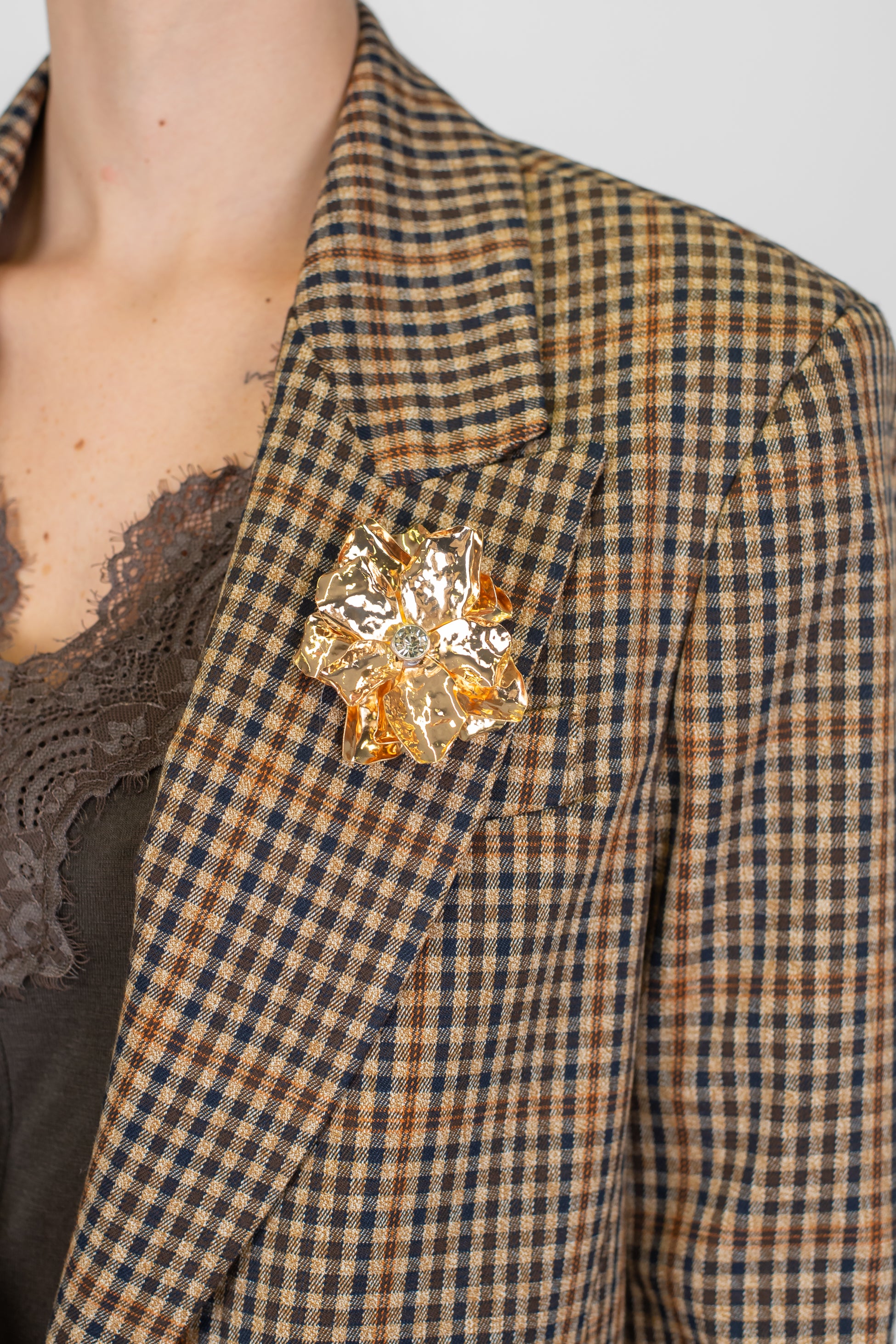 Haveone - Giacca microfantasia check con spalline e spilla gioiello