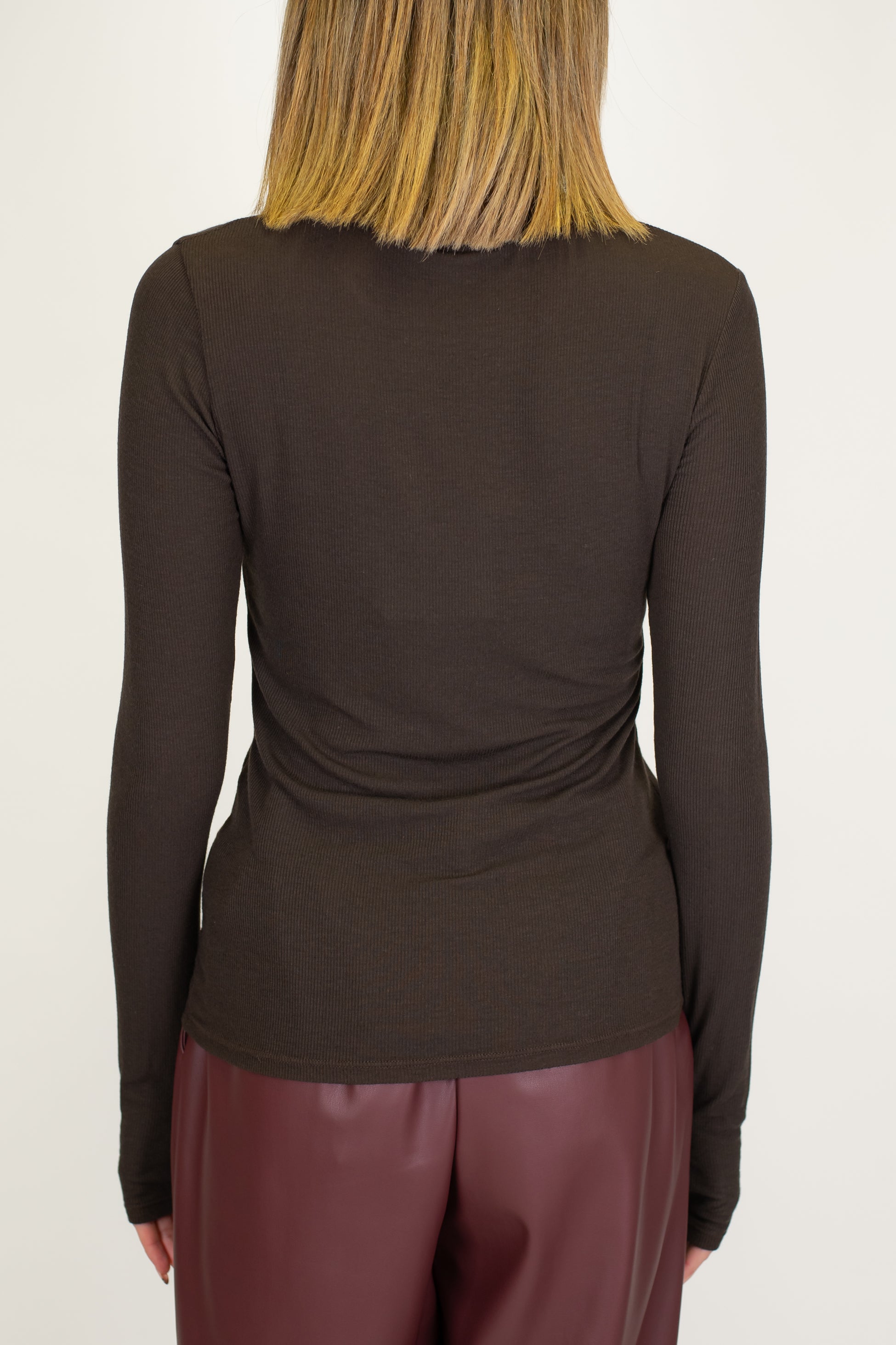 Tensione in - Maglia thumb hole basica in misto cashmere