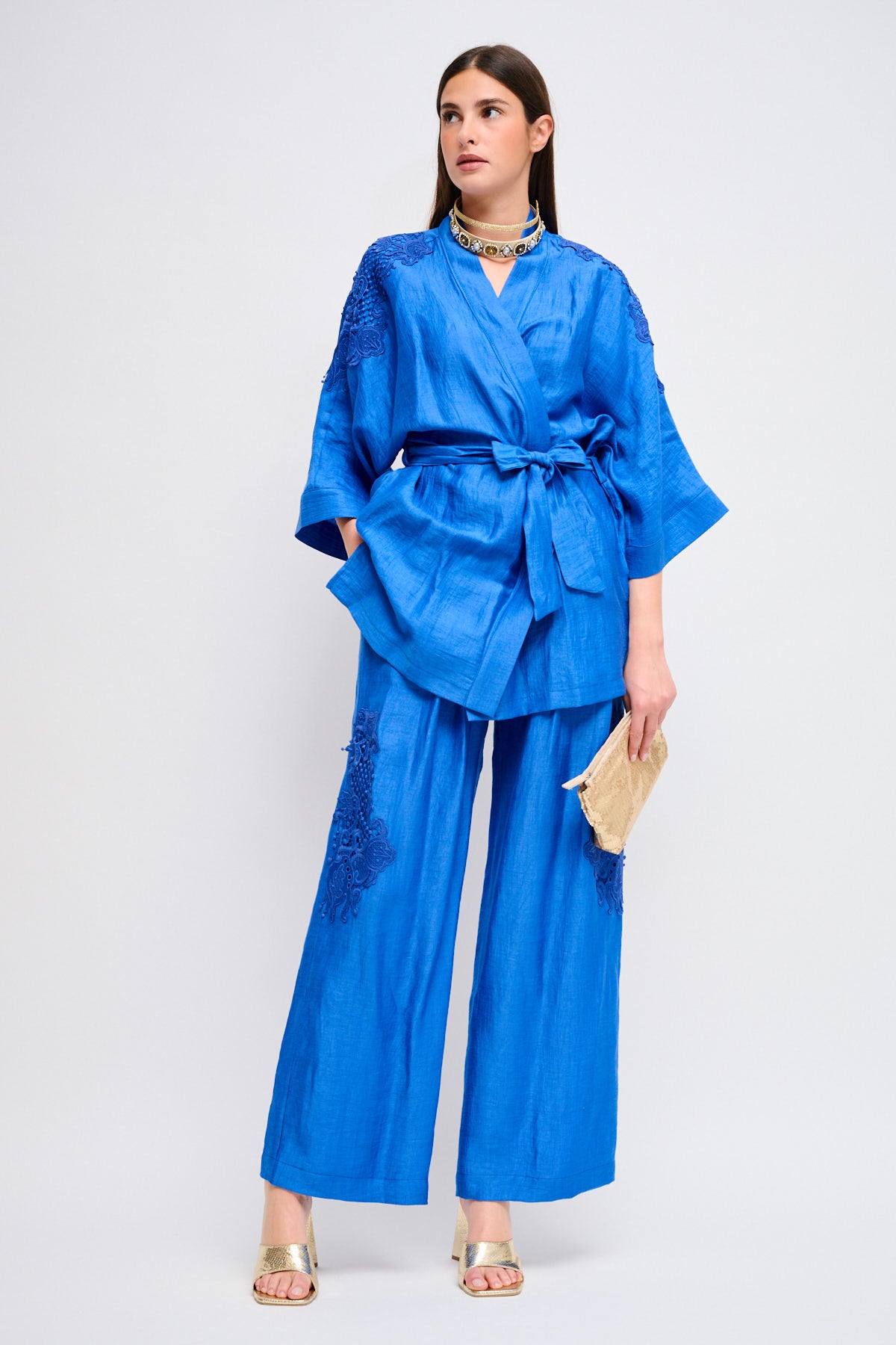 Maryley - Giacca kimono in lino con ricami sulle maniche e cintura in tessuto