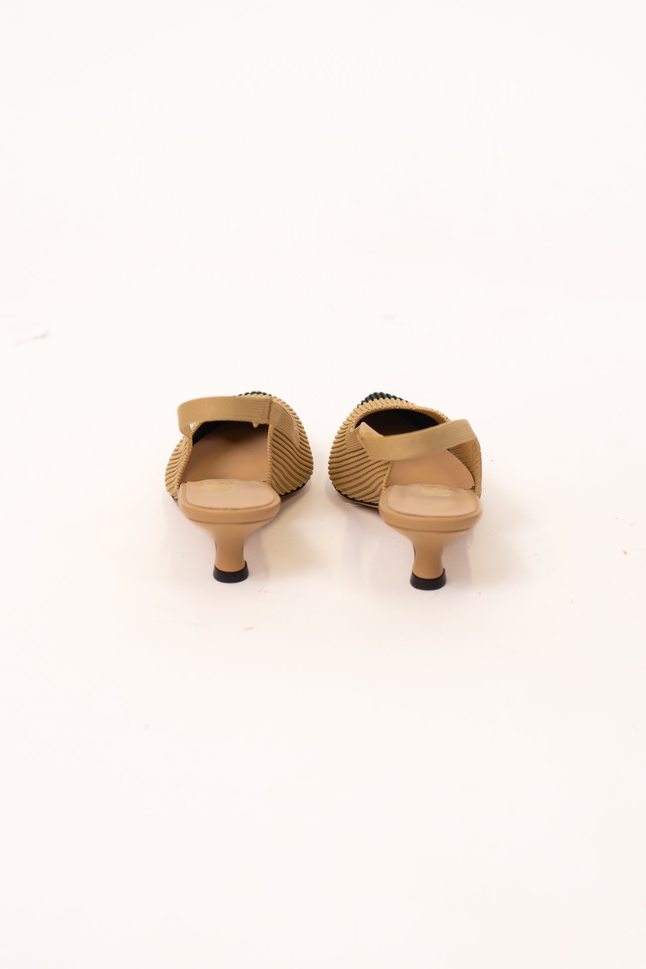 Ovyé - Slingback in maglia tramata con punta a contrasto