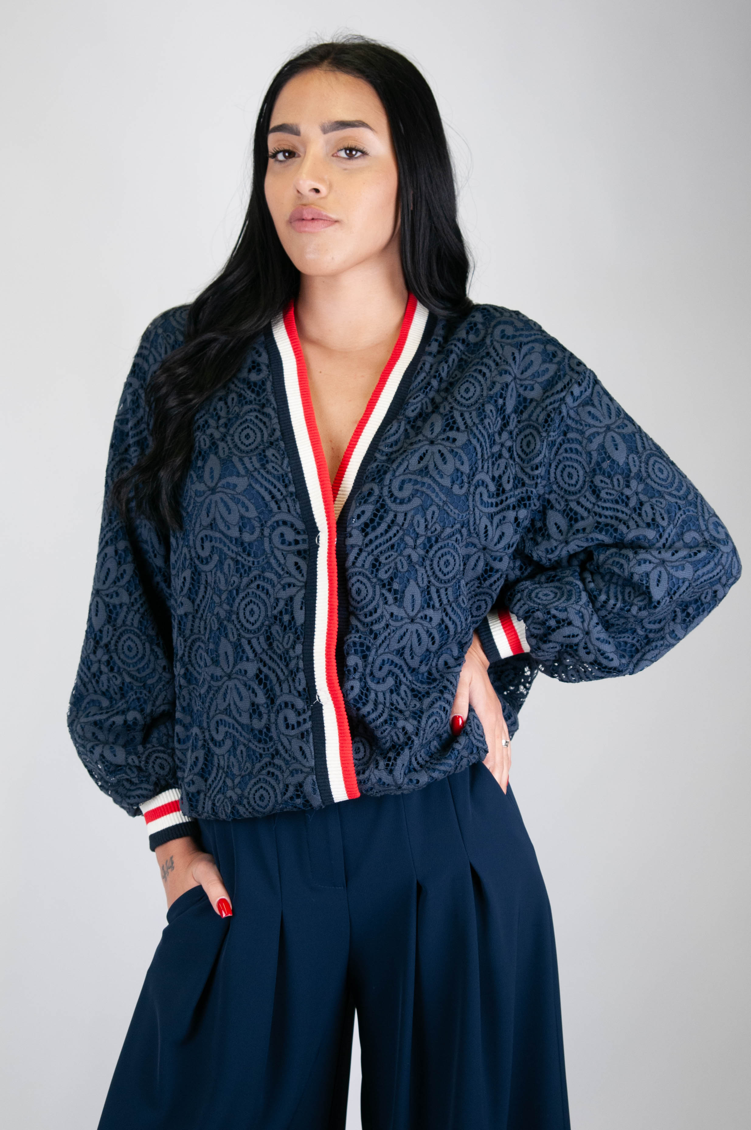 Tension in - Lace bomber jacket with contrasting profiles