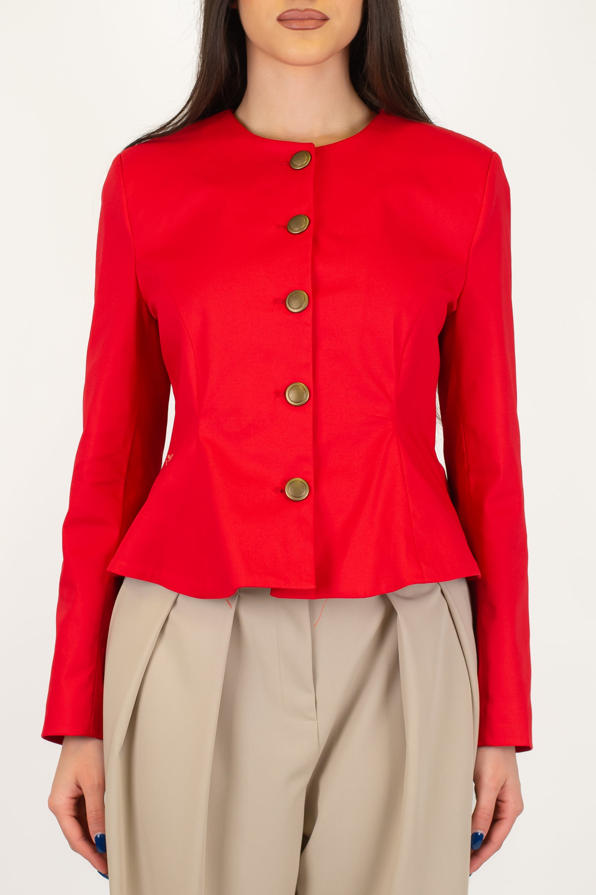 Tensione in - Giacca crop sfiancata girocollo in cotone con chiusura bottoni