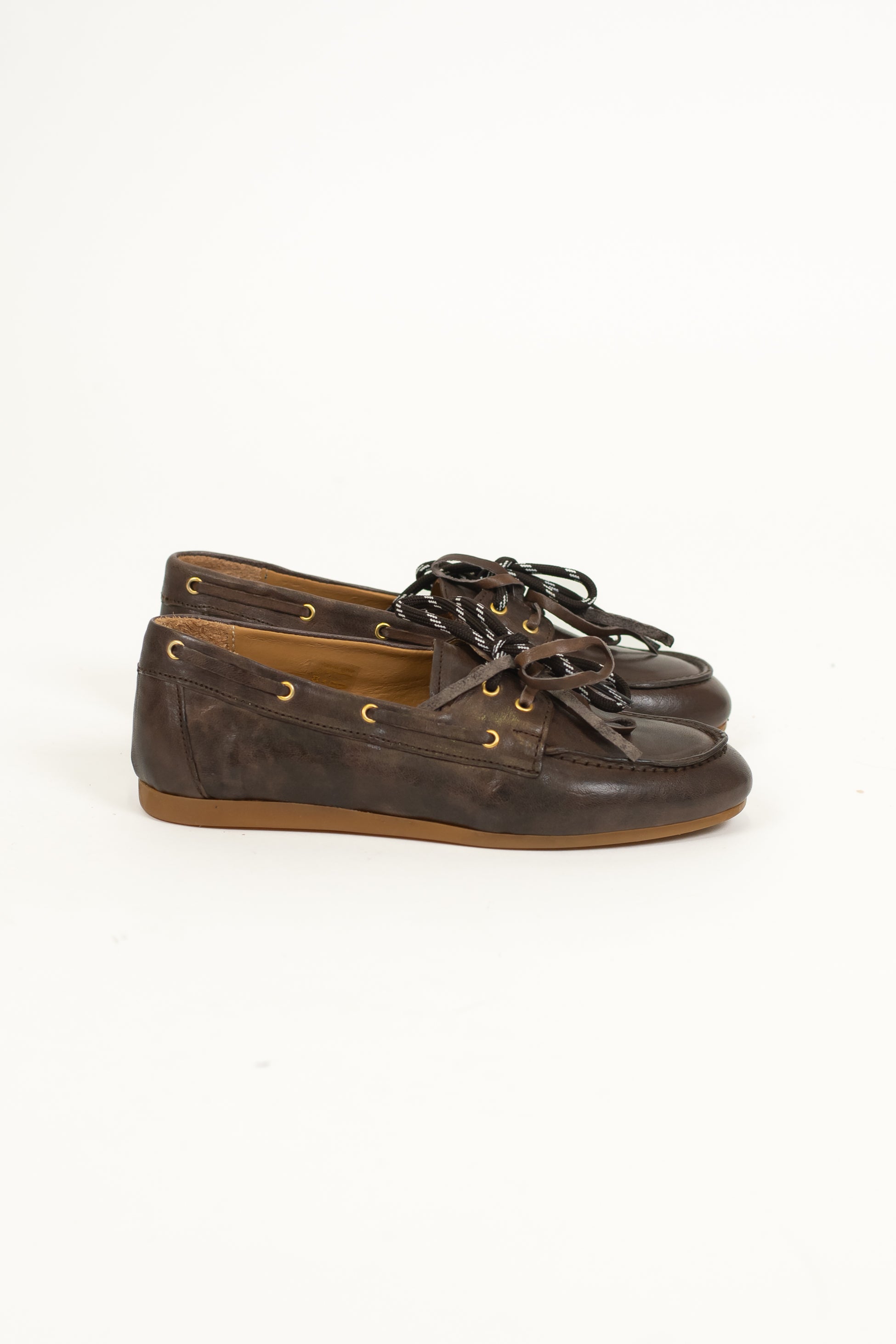 Ovyé - Mocassino in pelle spalmata vintage con lacci