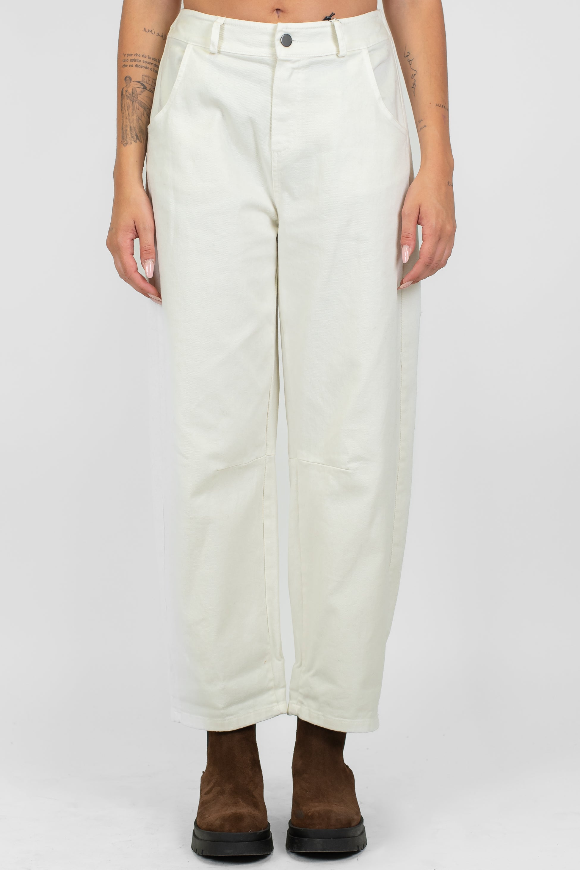 Tensione in - Pantalone balloon in denim colorato