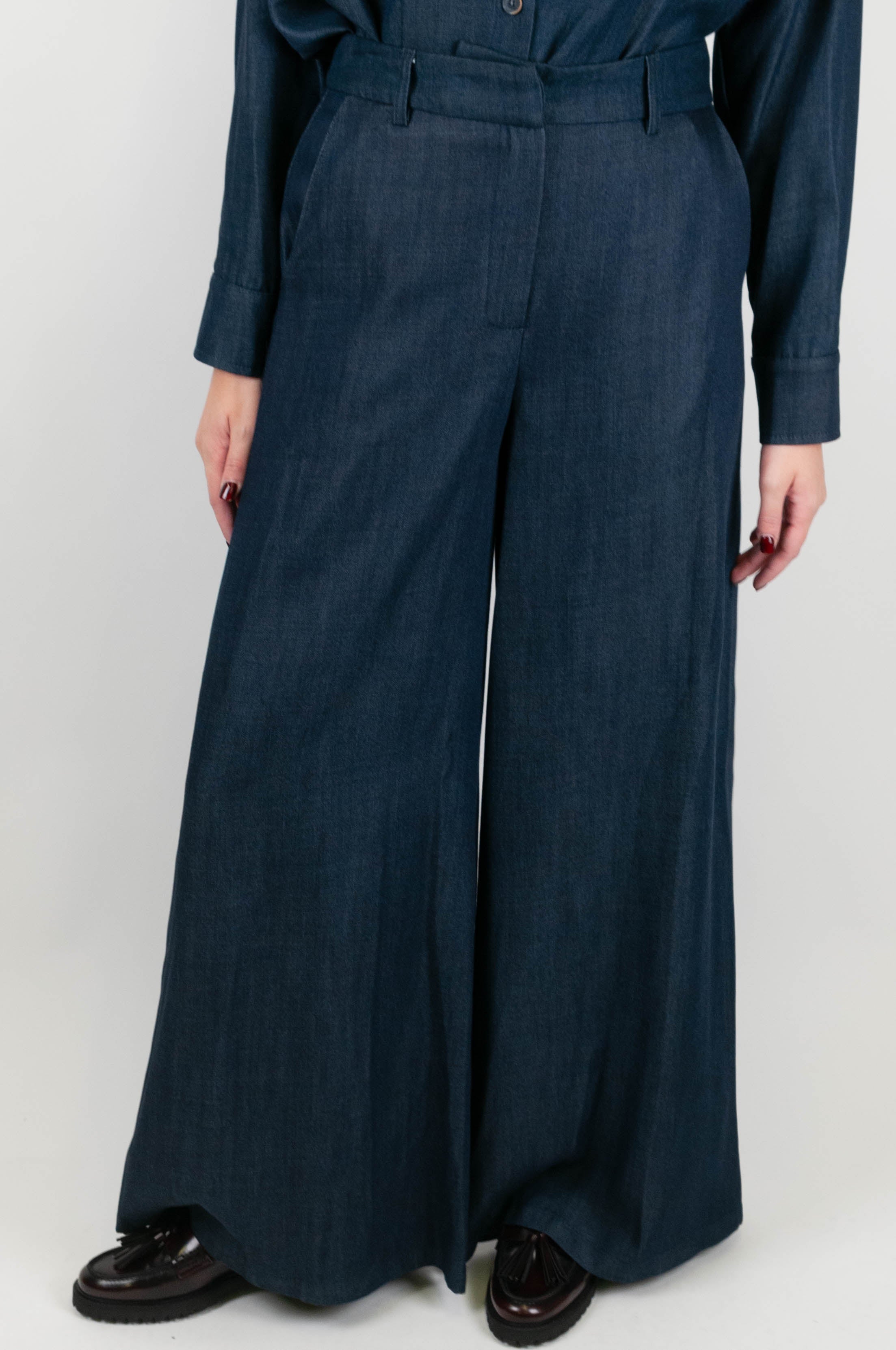 Tensione in - Pantalone palazzo in tencell con effetto denim